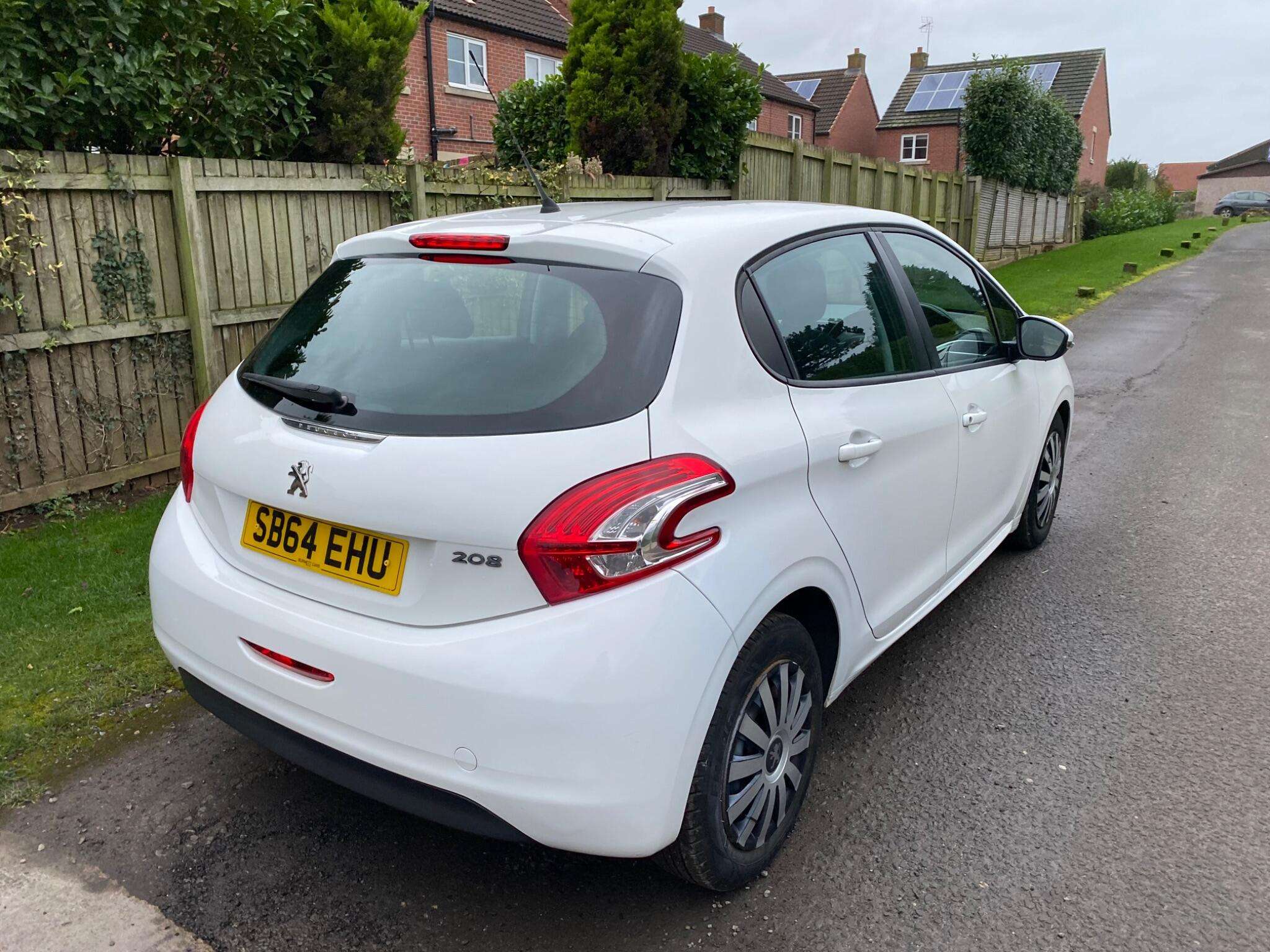 2014 PEUGEOT 208 2014 PEUGEOT 208