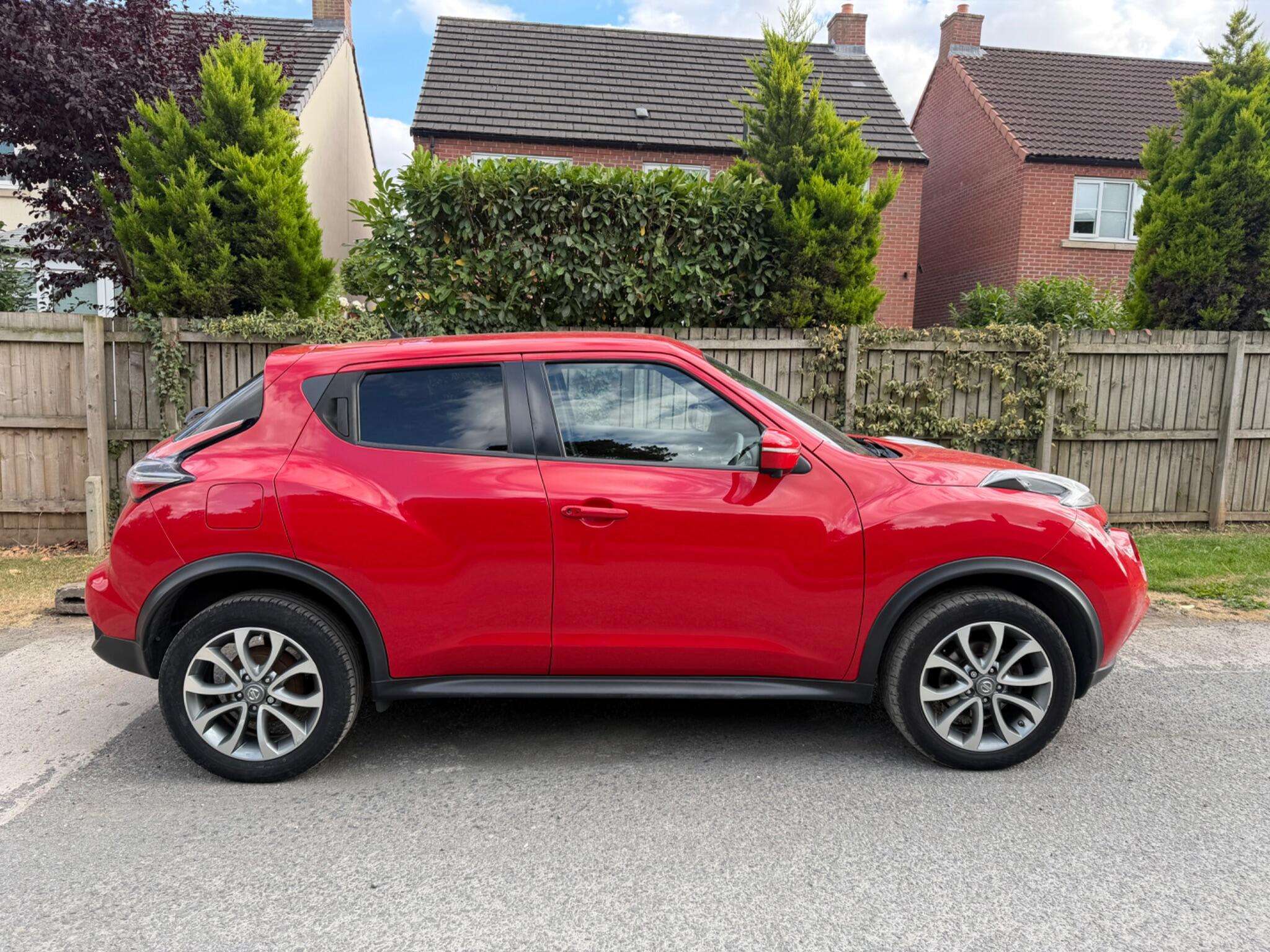 A 2016 NISSAN JUKE 1.5 dCi Tekna Euro 6 (s/s) 5dr A 2016 NISSAN JUKE 1.5 dCi Tekna Euro 6 (s/s) 5dr
