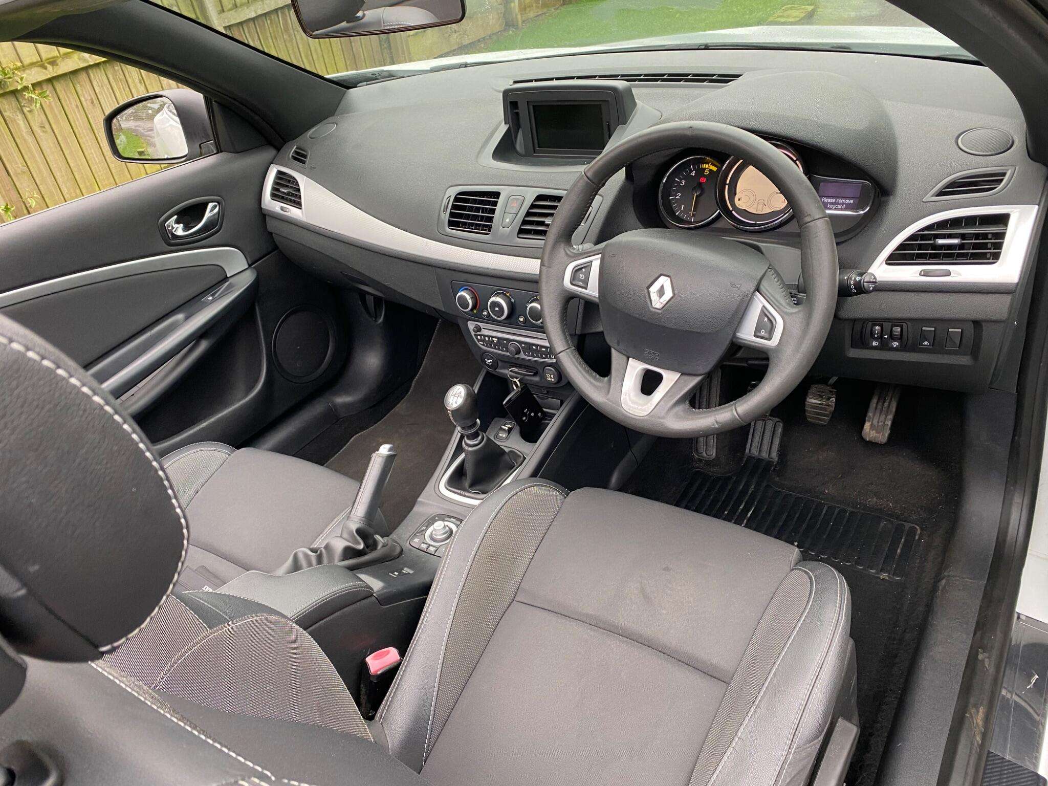 2012 RENAULT MEGANE 2012 RENAULT MEGANE