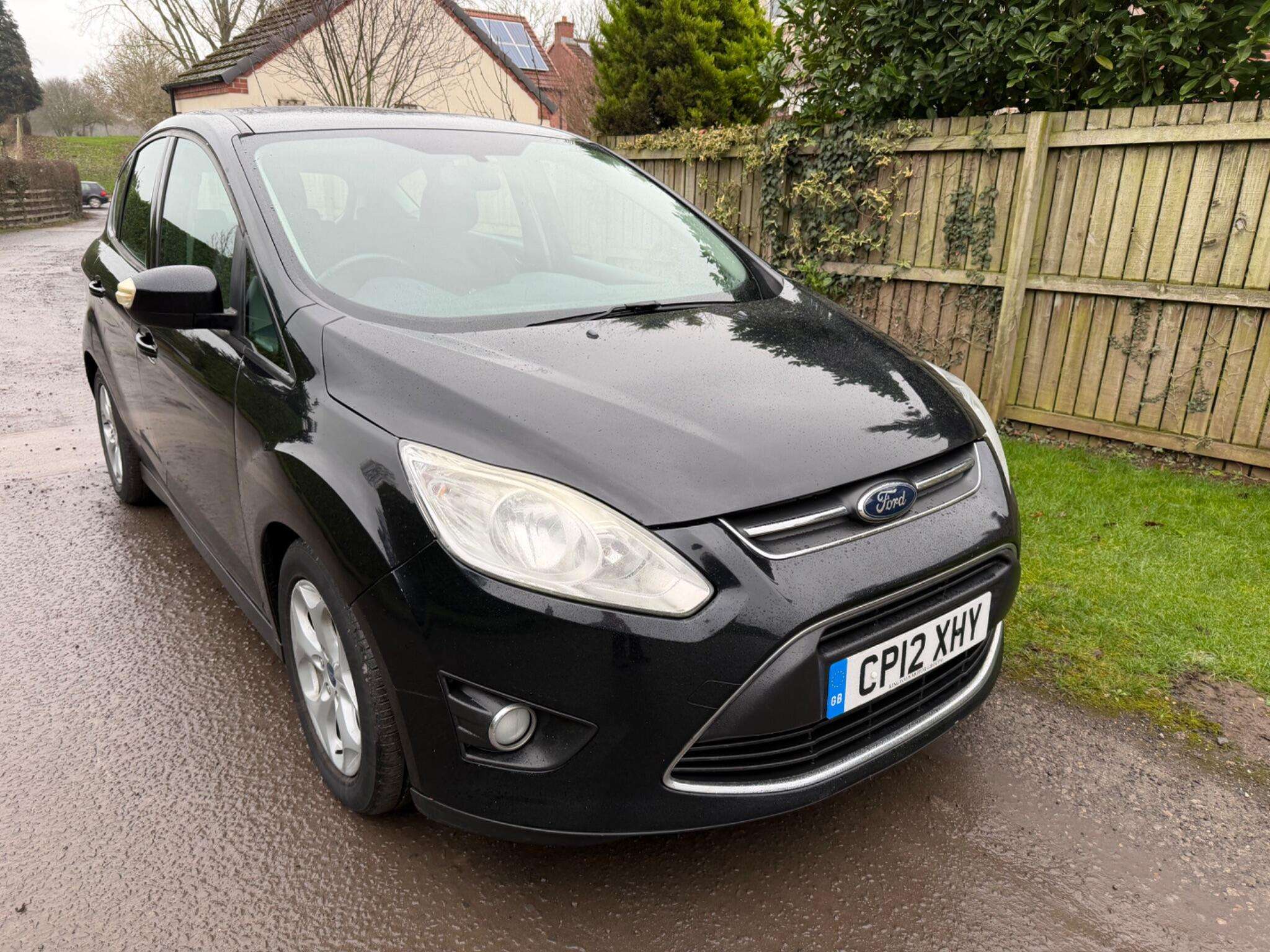 A 2012 FORD C-MAX 1.6 Zetec Euro 5 5dr A 2012 FORD C-MAX 1.6 Zetec Euro 5 5dr