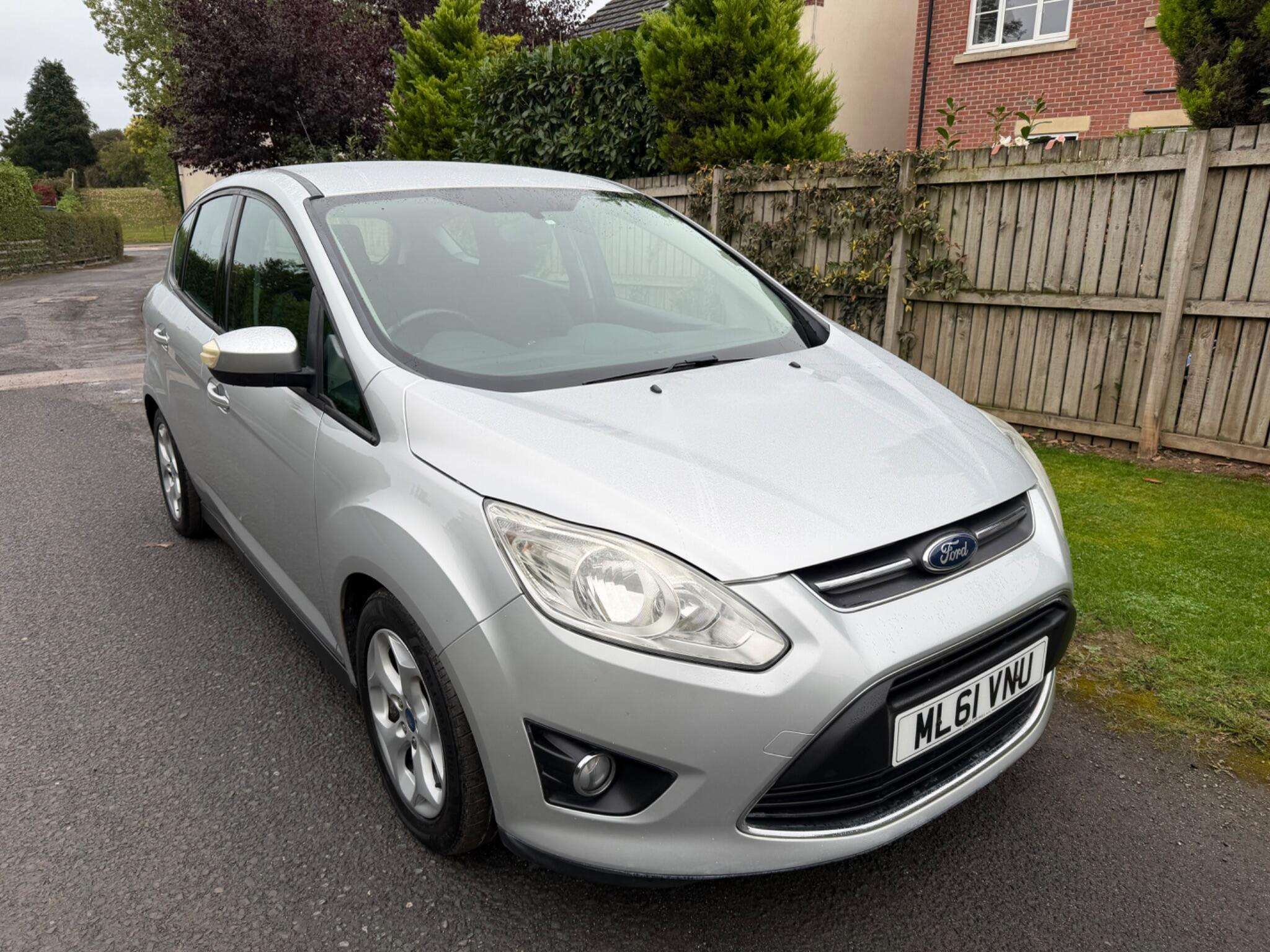 A 2011 FORD C-MAX 1.6 Zetec Euro 5 5dr A 2011 FORD C-MAX 1.6 Zetec Euro 5 5dr