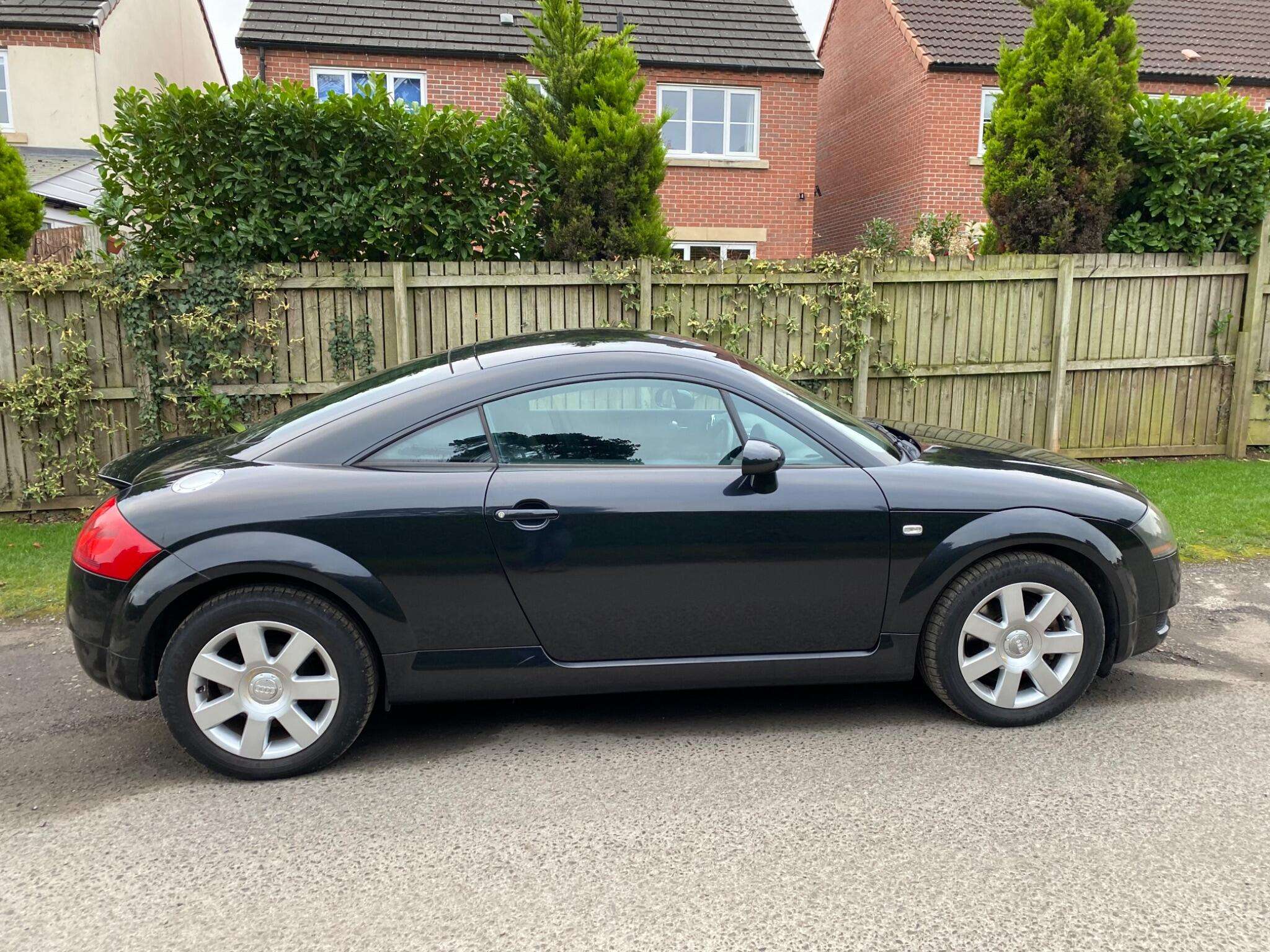 A 2005 AUDI TT 1.8 2dr A 2005 AUDI TT 1.8 2dr