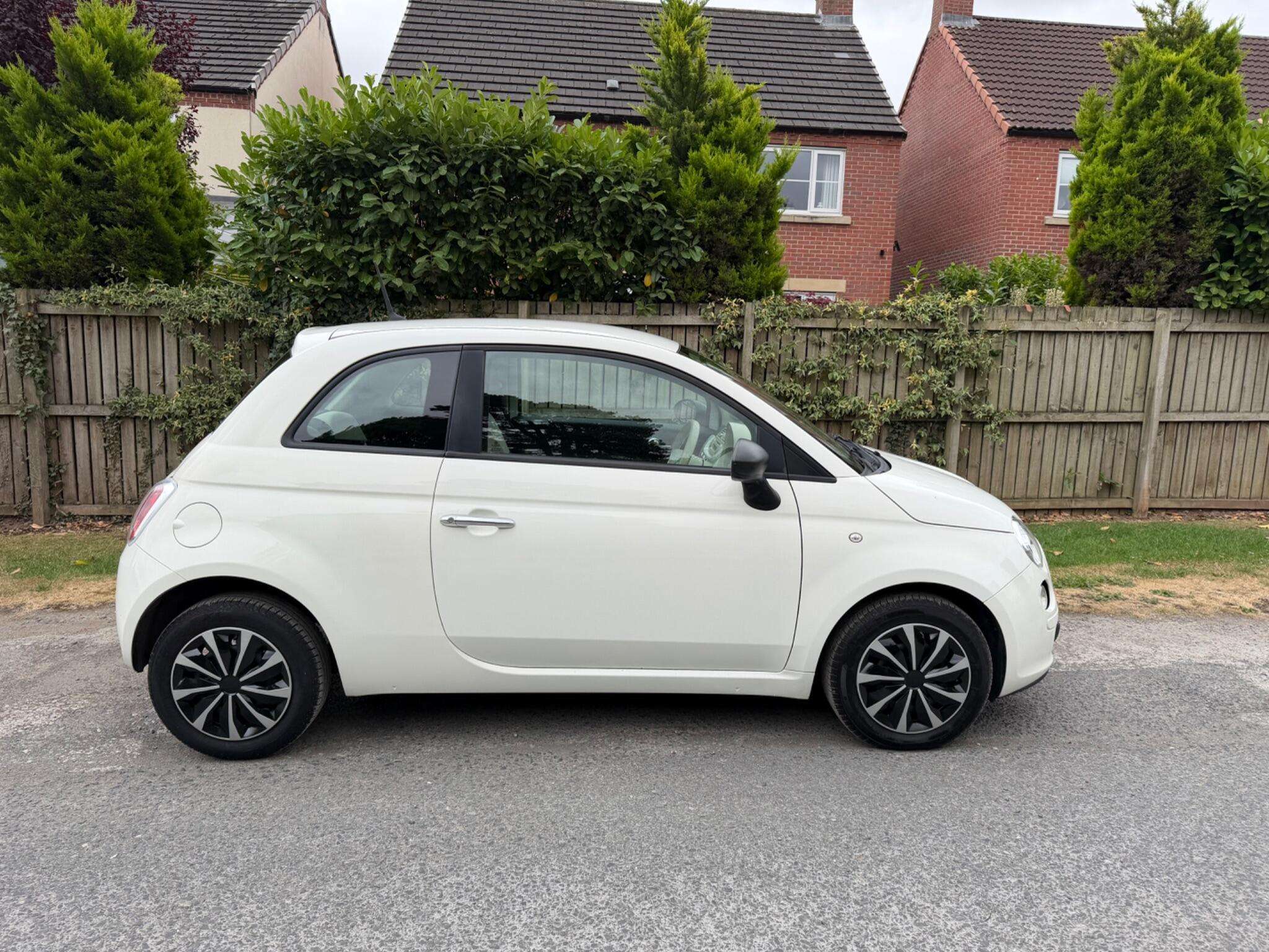 A 2013 FIAT 500 1.2 Pop Euro 6 (s/s) 3dr A 2013 FIAT 500 1.2 Pop Euro 6 (s/s) 3dr