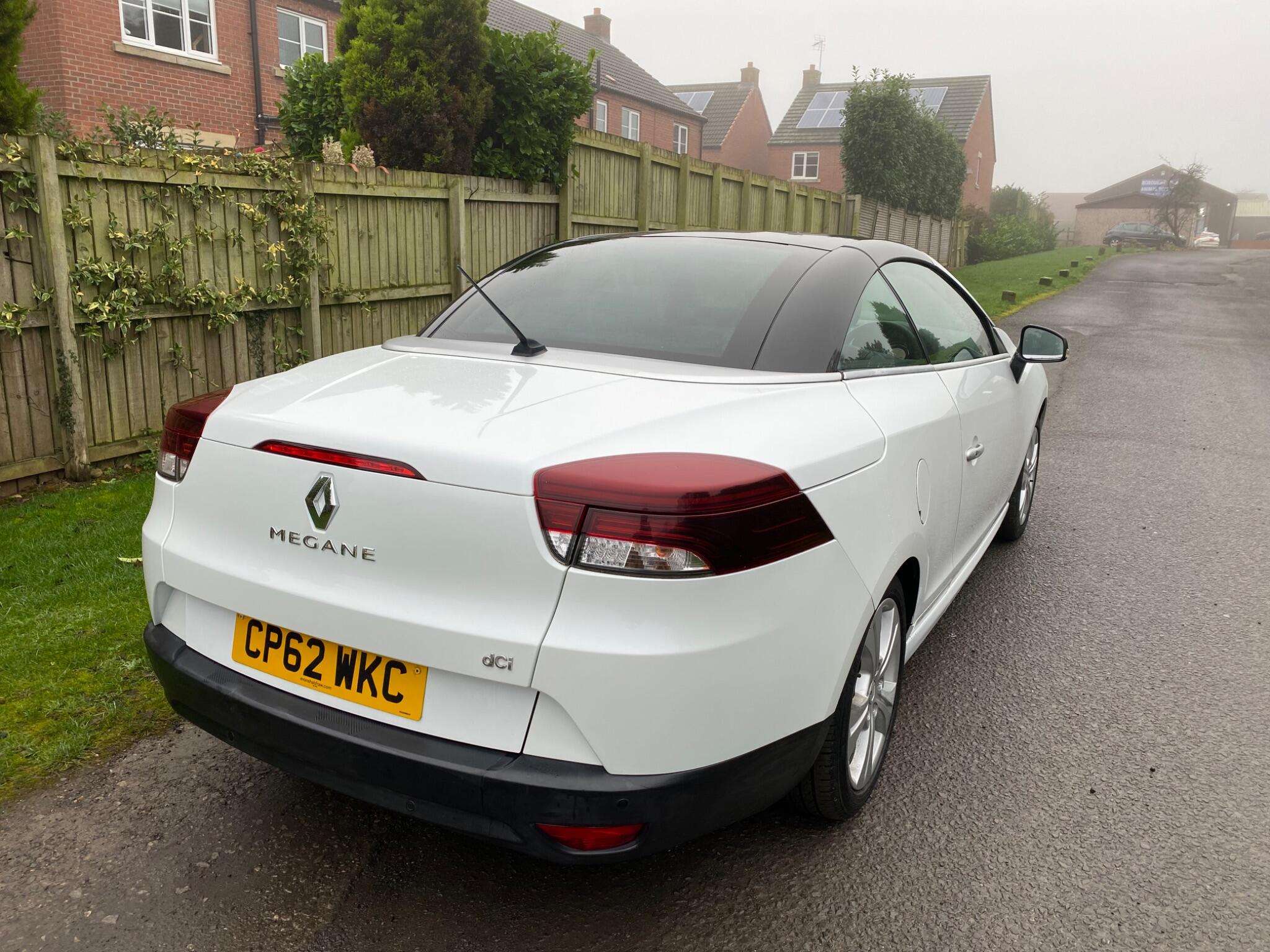 A 2012 RENAULT MEGANE 1.9 dCi Dynamique TomTom Euro 5 2dr A 2012 RENAULT MEGANE 1.9 dCi Dynamique TomTom Euro 5 2dr