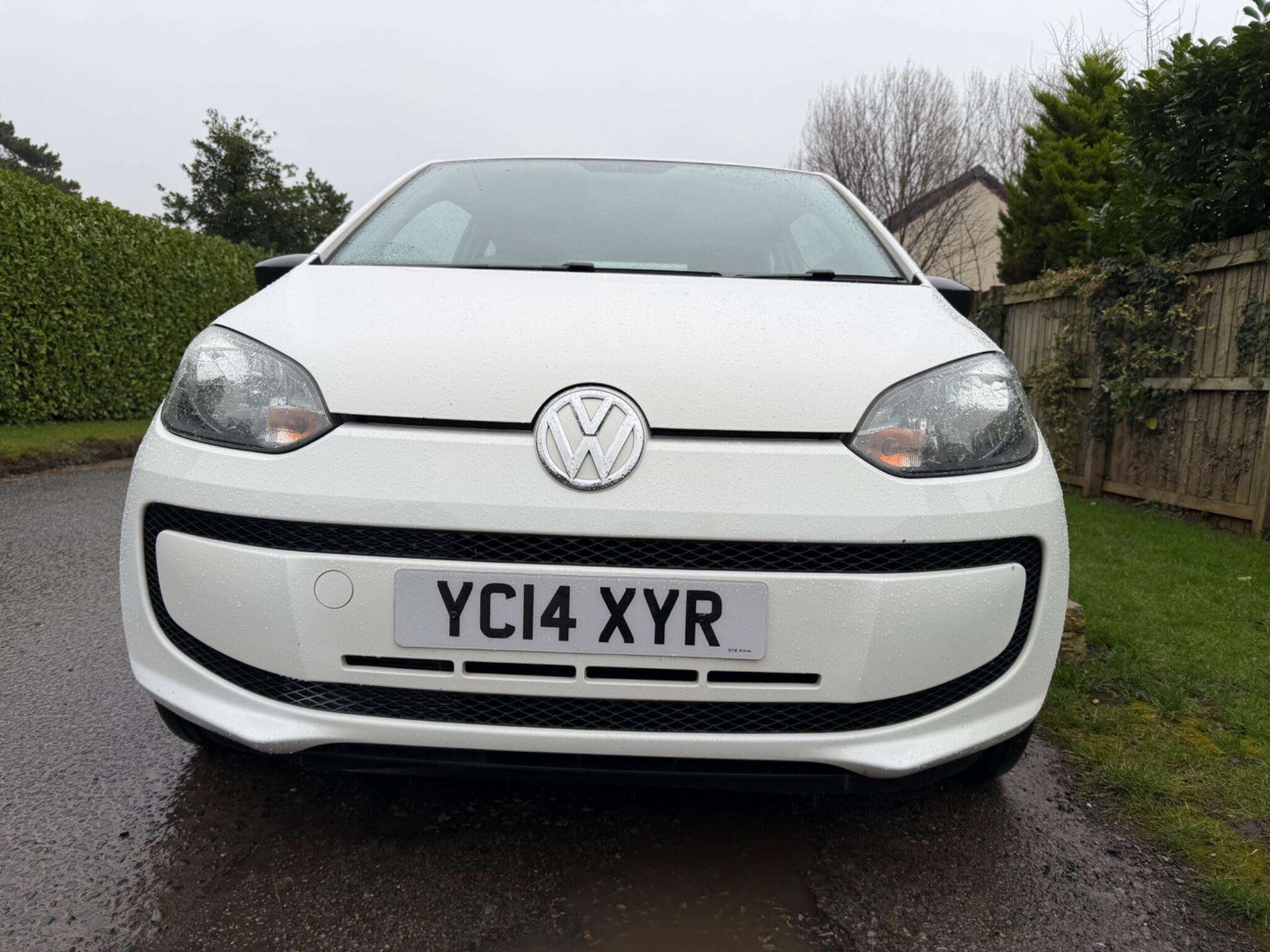 A 2014 VOLKSWAGEN UP! 1.0 Take up! Euro 5 3dr A 2014 VOLKSWAGEN UP! 1.0 Take up! Euro 5 3dr