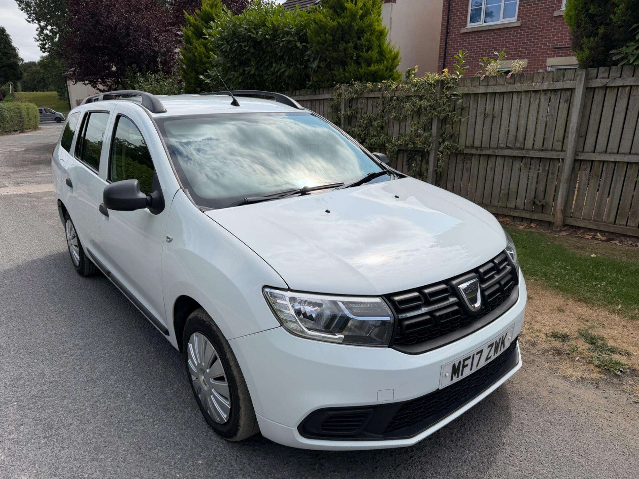 A 2017 DACIA LOGAN 1.5 dCi Ambiance Euro 6 (s/s) 5dr A 2017 DACIA LOGAN 1.5 dCi Ambiance Euro 6 (s/s) 5dr