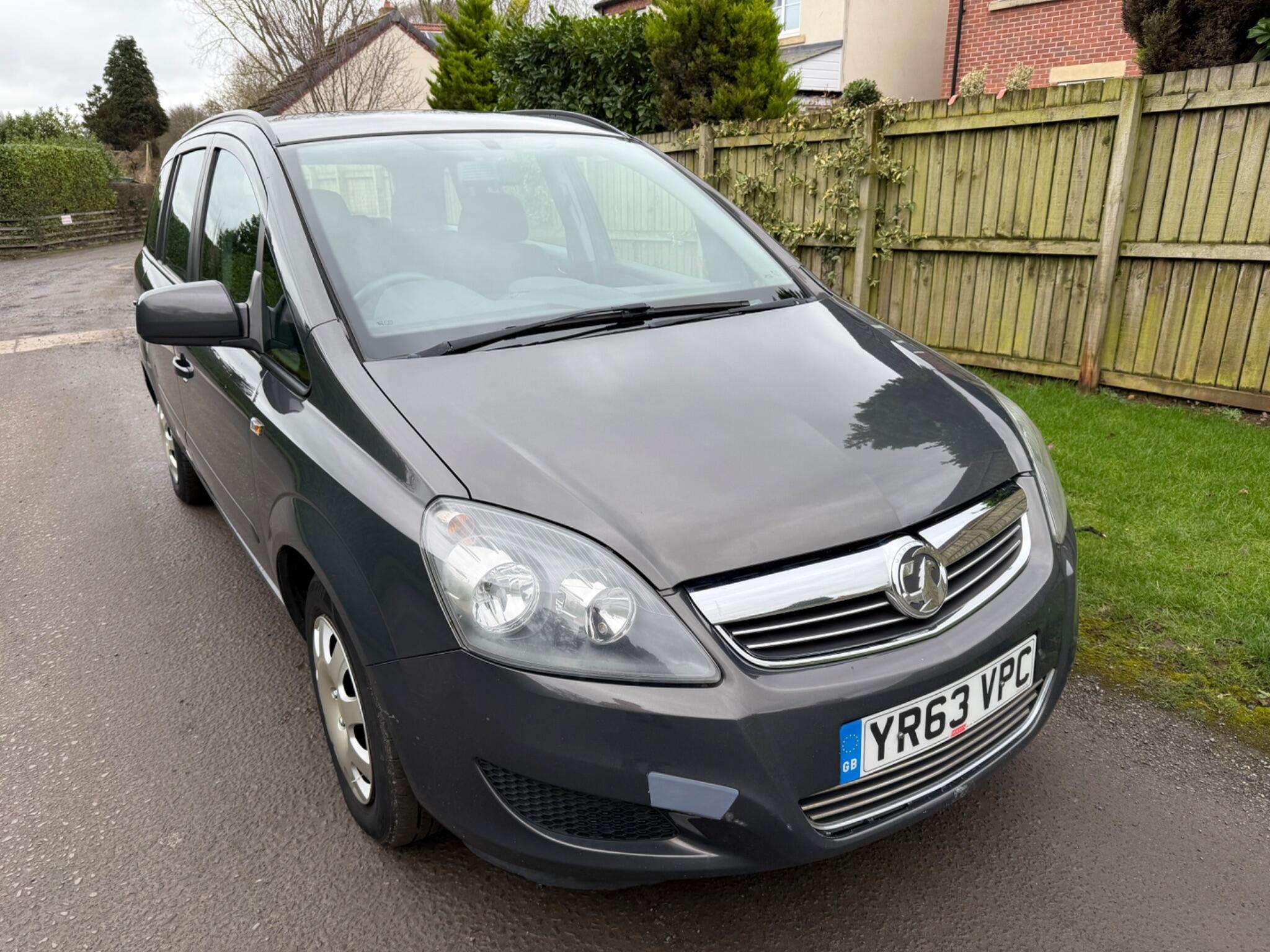 A 2013 VAUXHALL ZAFIRA 1.6 16V Exclusiv Euro 5 5dr A 2013 VAUXHALL ZAFIRA 1.6 16V Exclusiv Euro 5 5dr