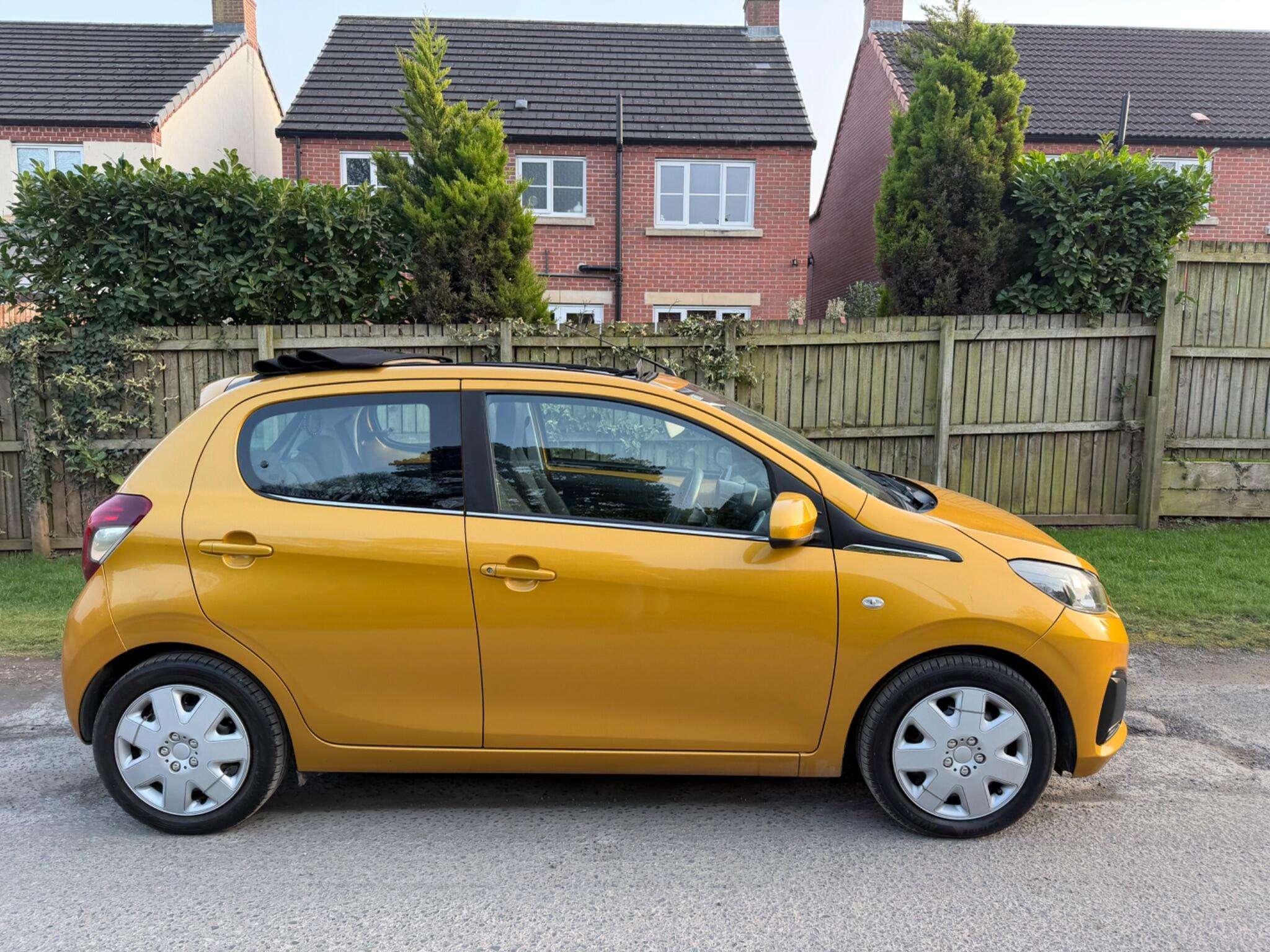 A 2017 PEUGEOT 108 1.0 Active Top! Euro 6 5dr A 2017 PEUGEOT 108 1.0 Active Top! Euro 6 5dr