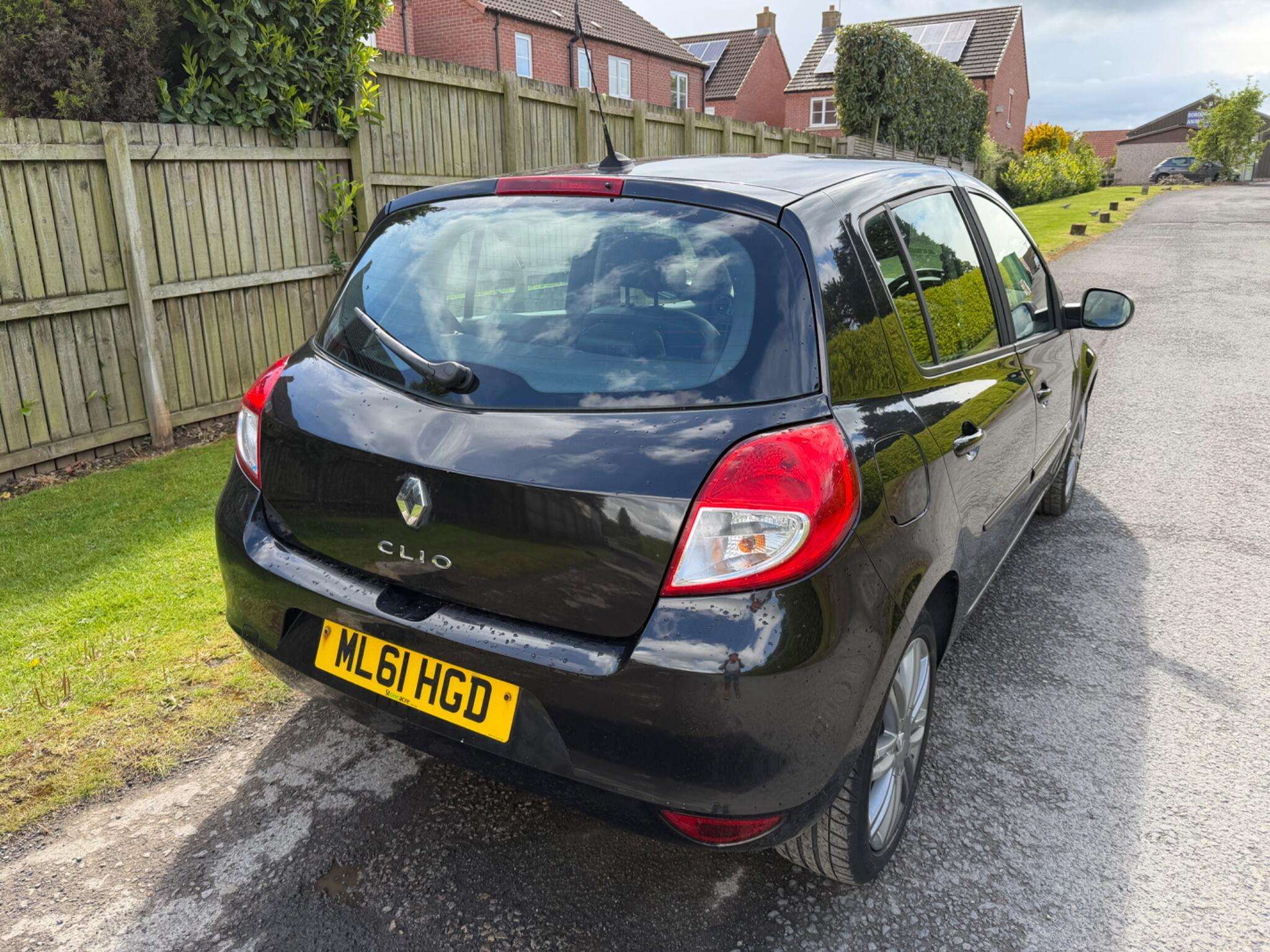 2011 RENAULT CLIO 2011 RENAULT CLIO