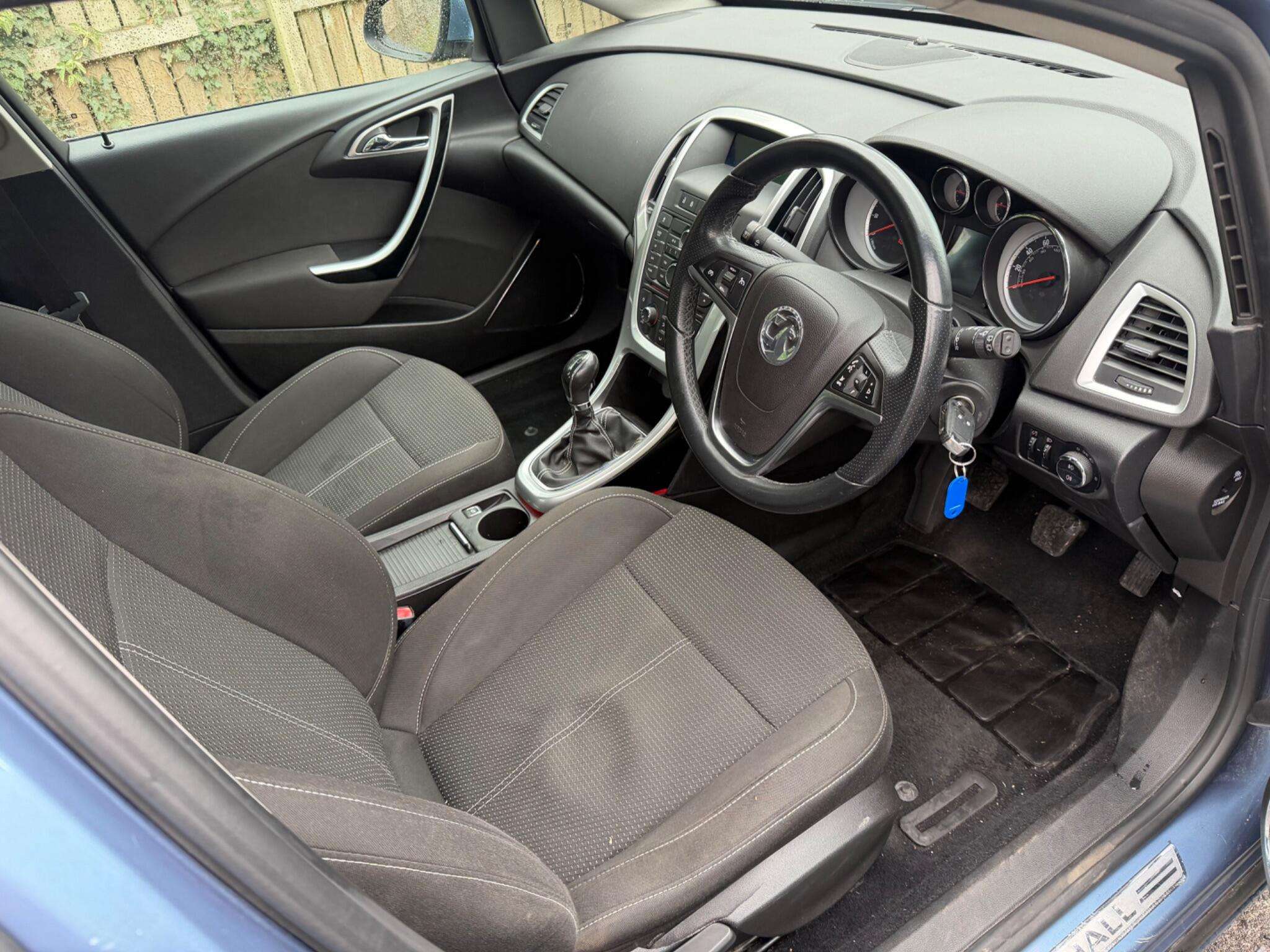 2010 VAUXHALL ASTRA 2010 VAUXHALL ASTRA
