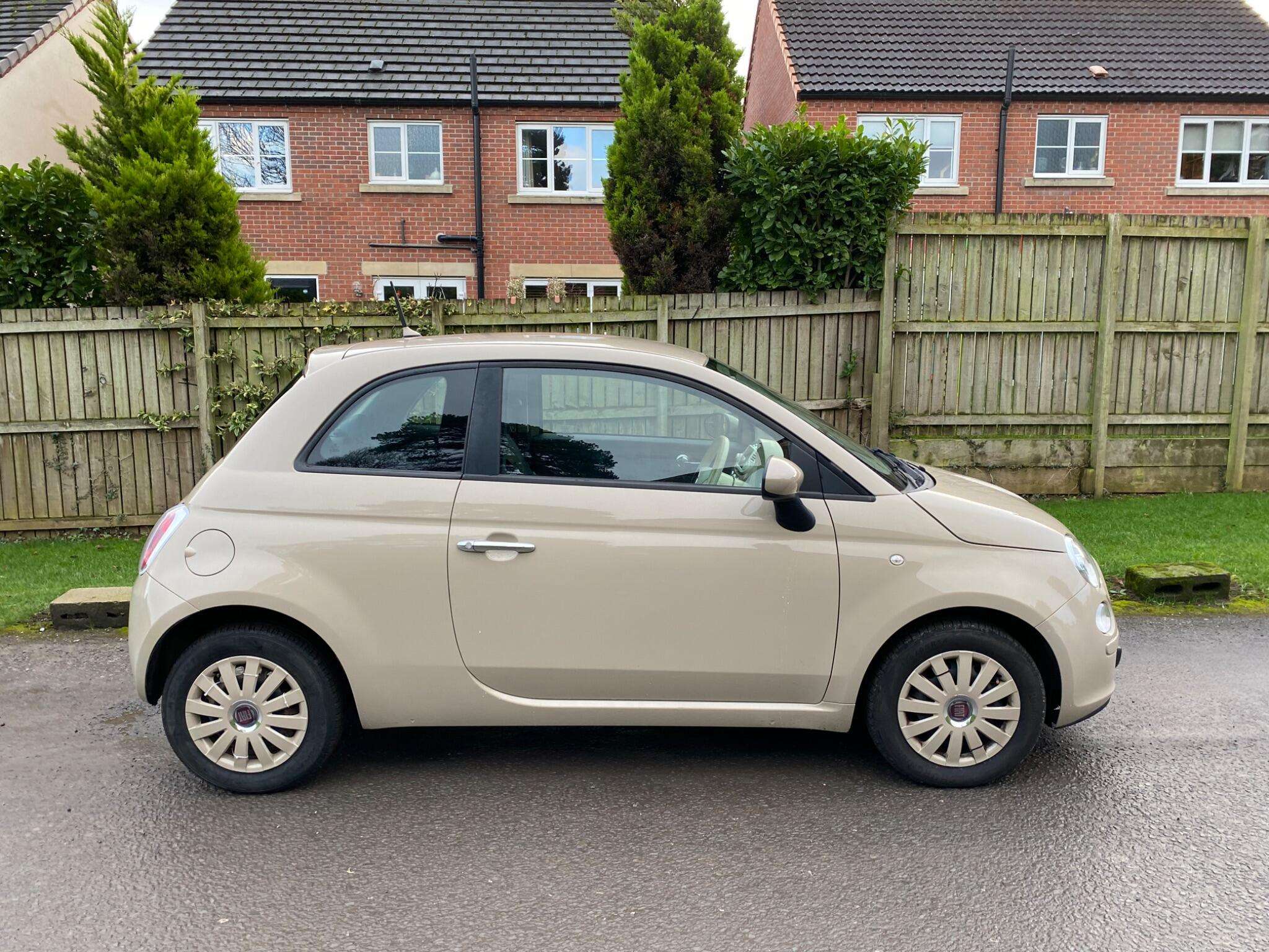 A 2013 FIAT 500 1.2 Colour Therapy Euro 5 (s/s) 3dr A 2013 FIAT 500 1.2 Colour Therapy Euro 5 (s/s) 3dr