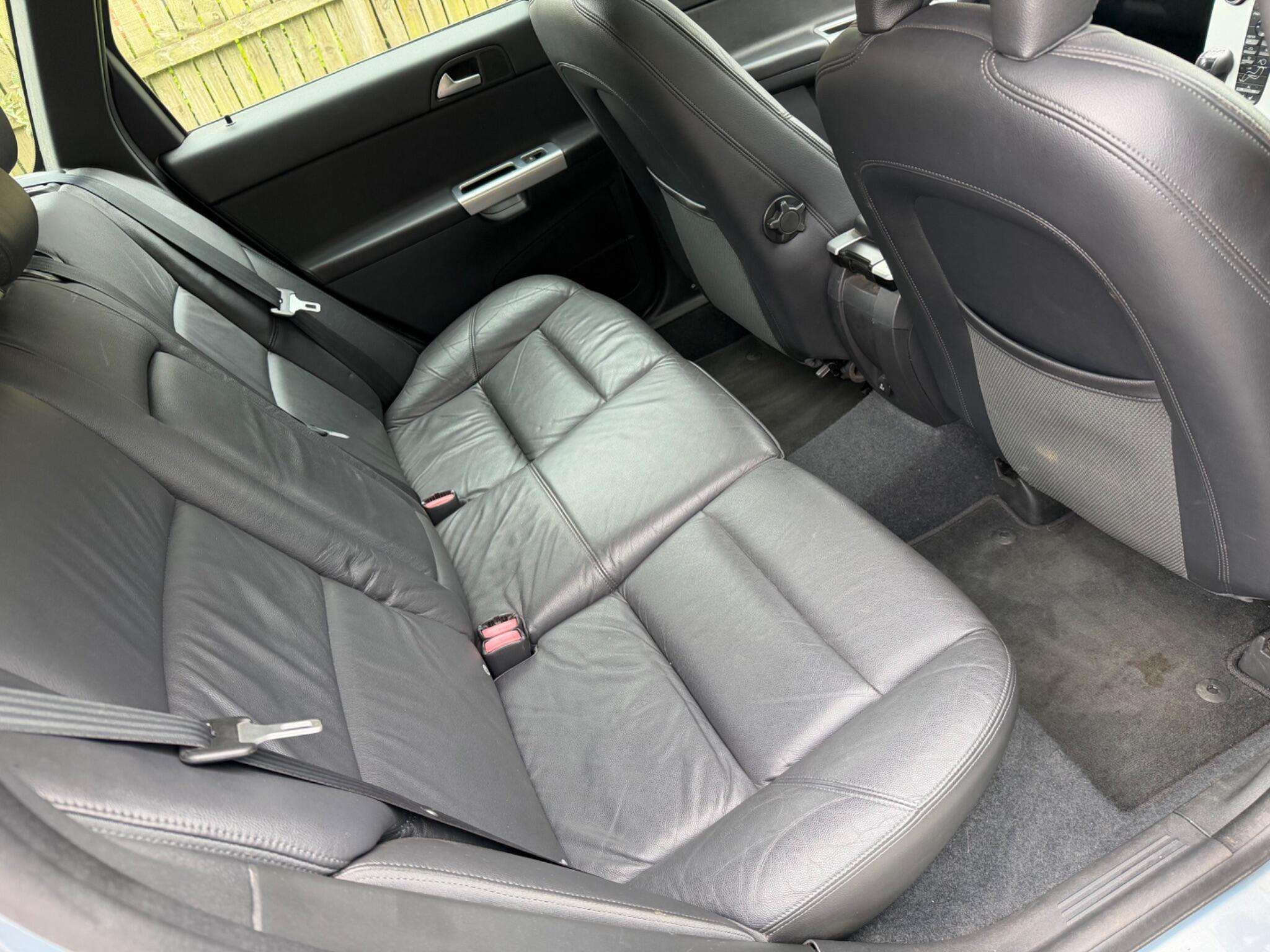 2011 VOLVO V50 2011 VOLVO V50