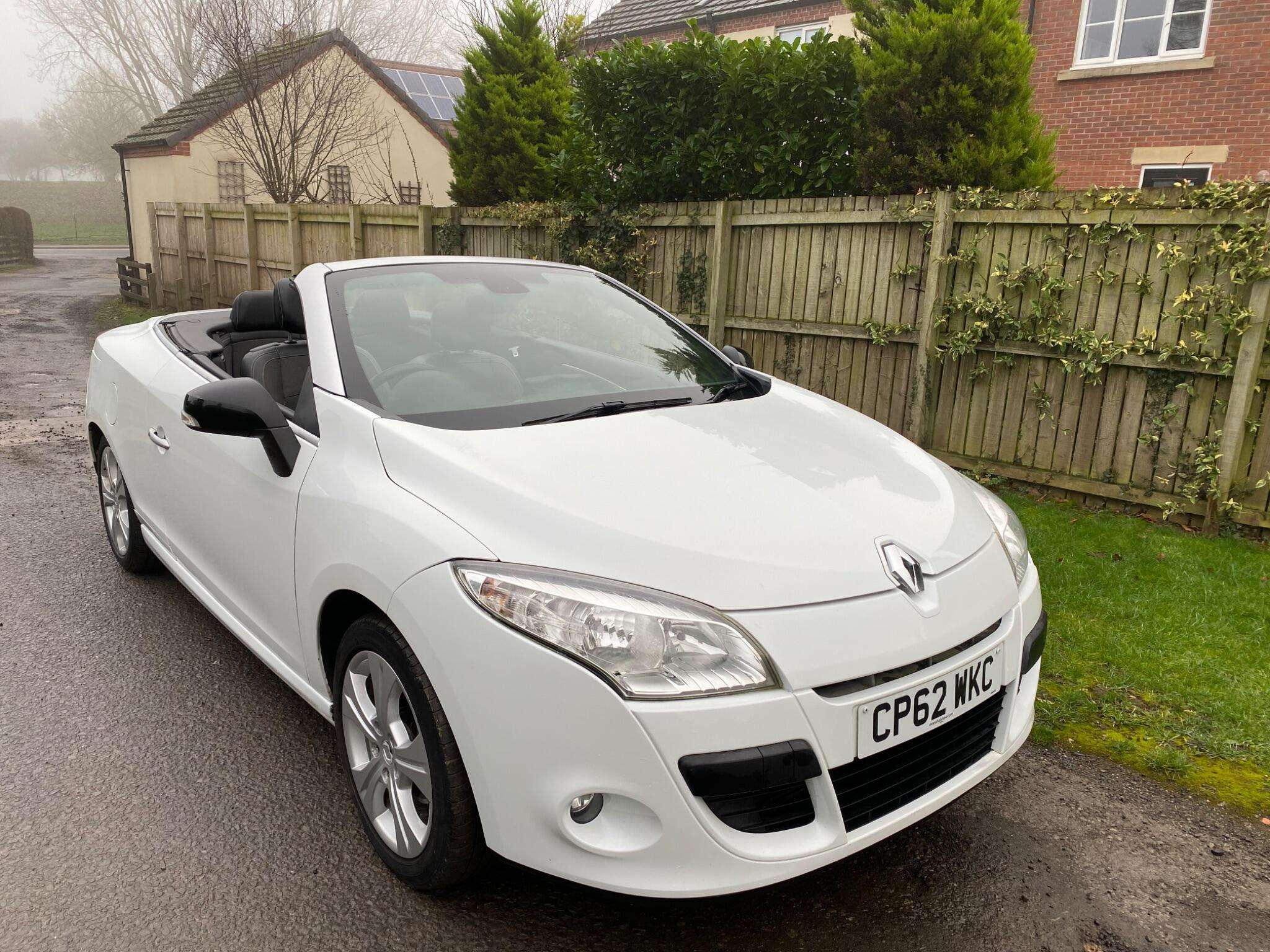 2012 RENAULT MEGANE 2012 RENAULT MEGANE