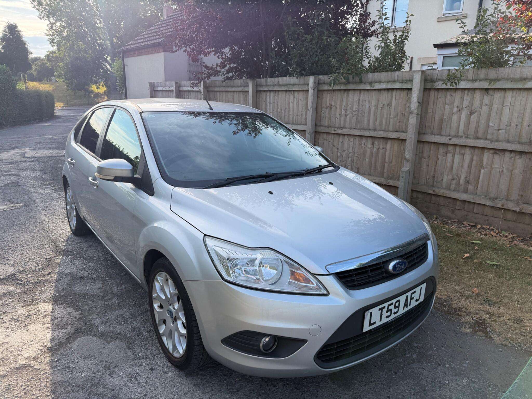 A 2009 FORD FOCUS 1.6 Zetec 5dr A 2009 FORD FOCUS 1.6 Zetec 5dr