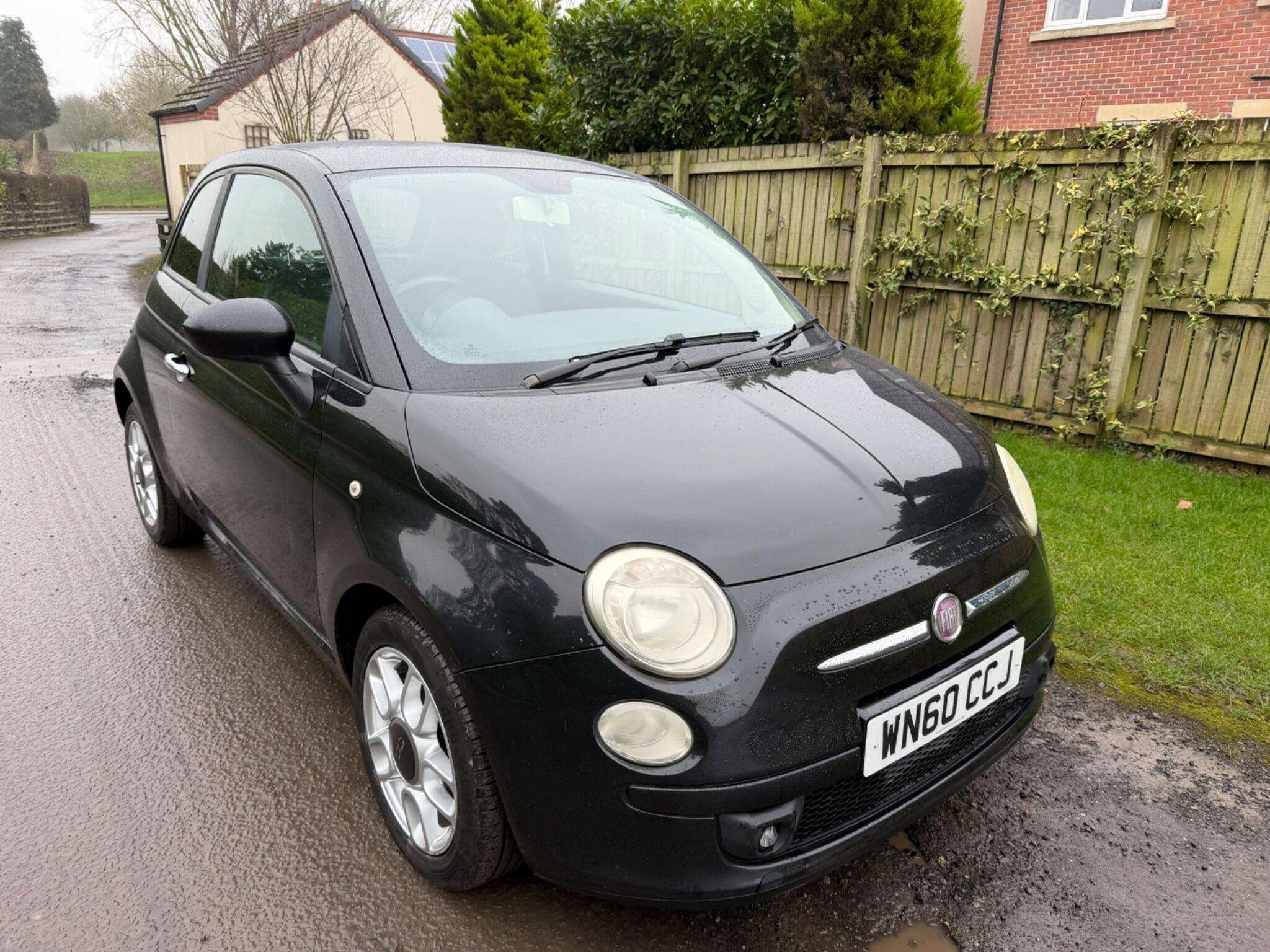 A 2010 FIAT 500 S A 2010 FIAT 500 S