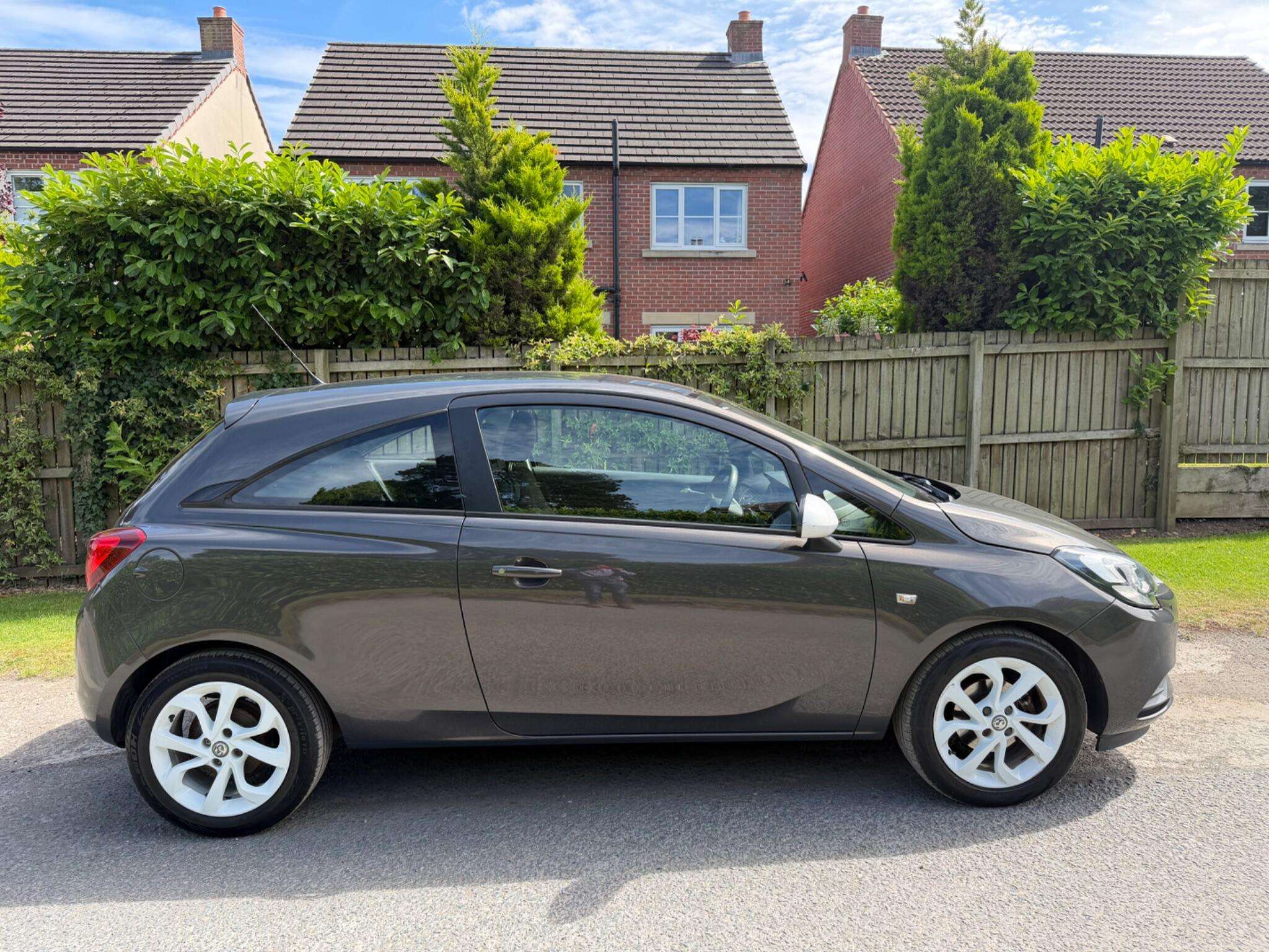 A 2015 VAUXHALL CORSA 1.2i Sting Euro 6 3dr A 2015 VAUXHALL CORSA 1.2i Sting Euro 6 3dr