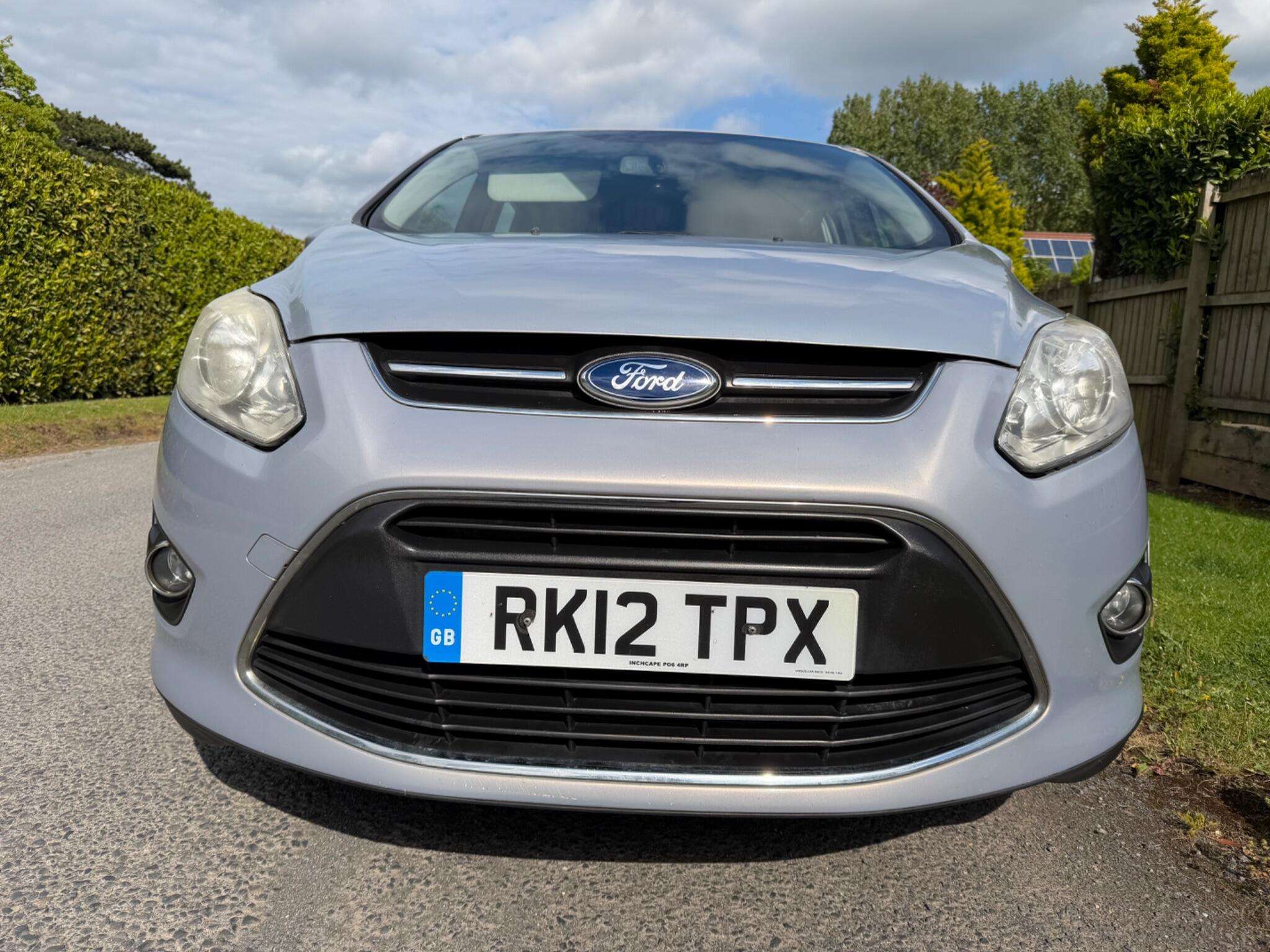 A 2012 FORD C-MAX 1.6 TDCi Zetec Euro 5 5dr A 2012 FORD C-MAX 1.6 TDCi Zetec Euro 5 5dr
