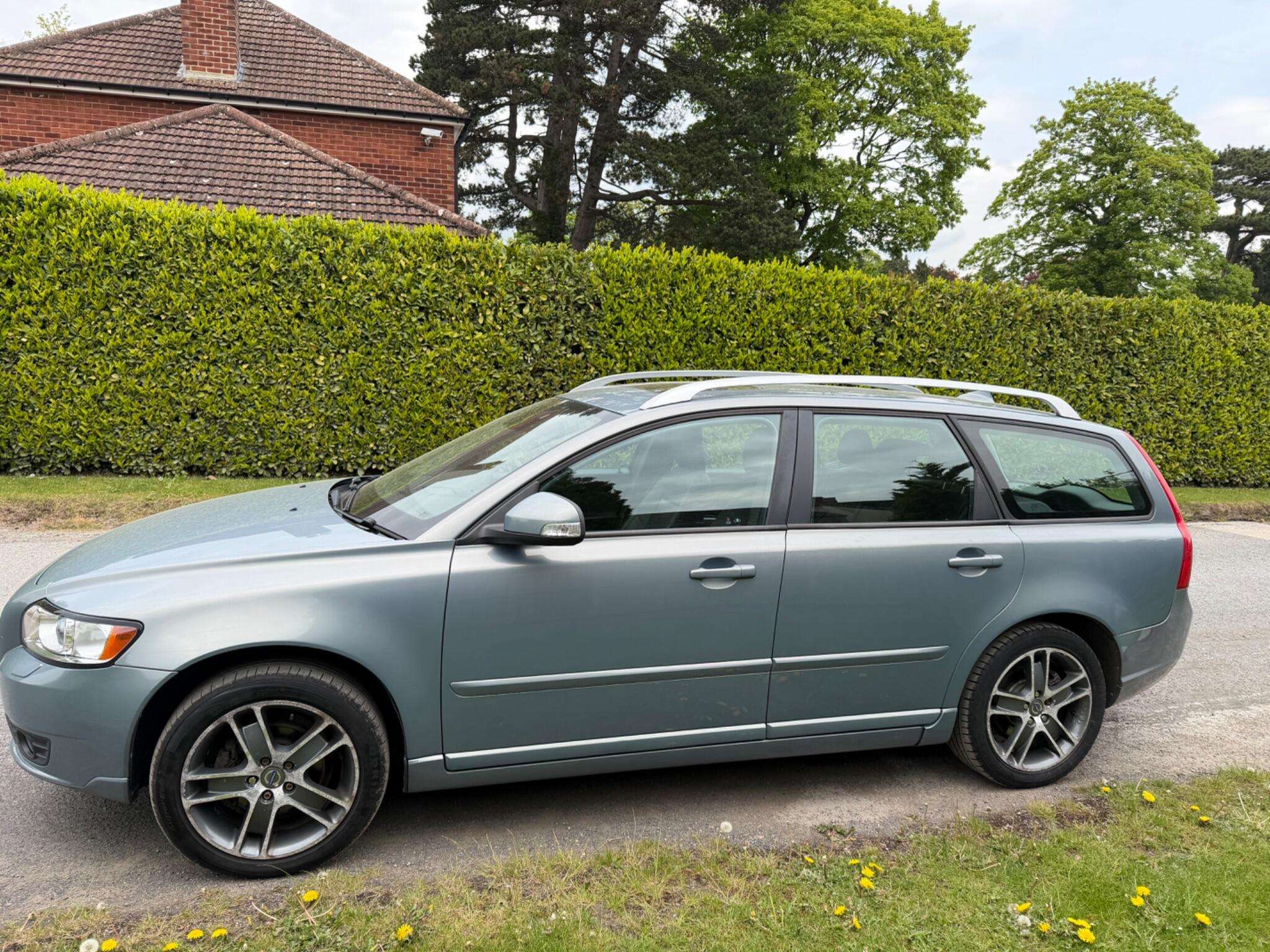 2011 VOLVO V50 2011 VOLVO V50