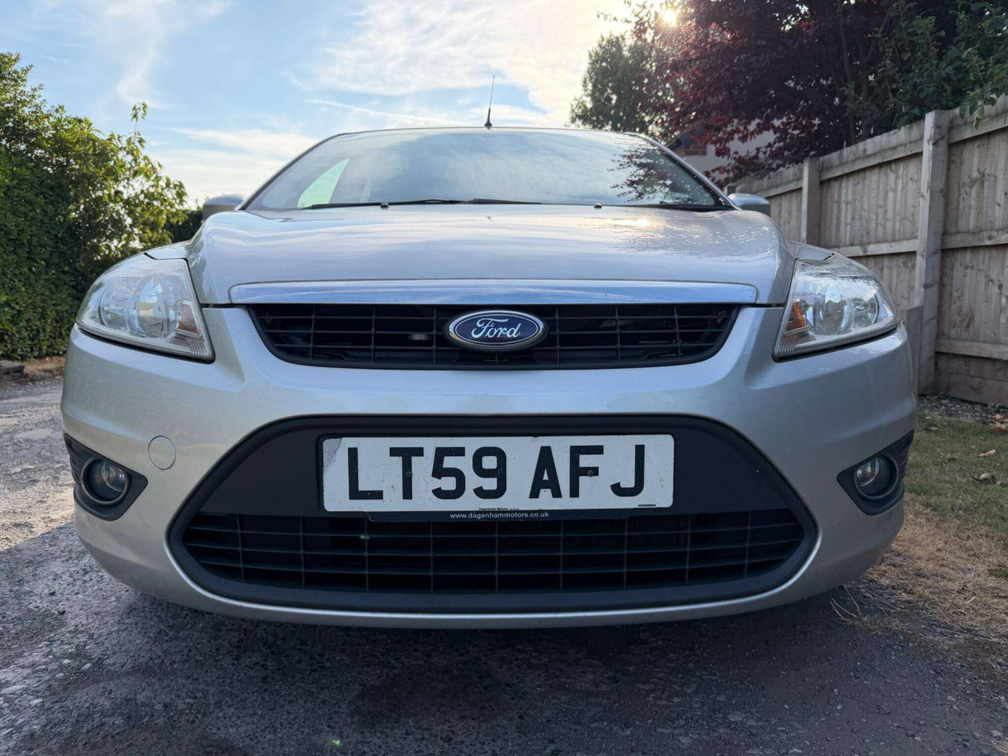 A 2009 FORD FOCUS 1.6 Zetec 5dr A 2009 FORD FOCUS 1.6 Zetec 5dr