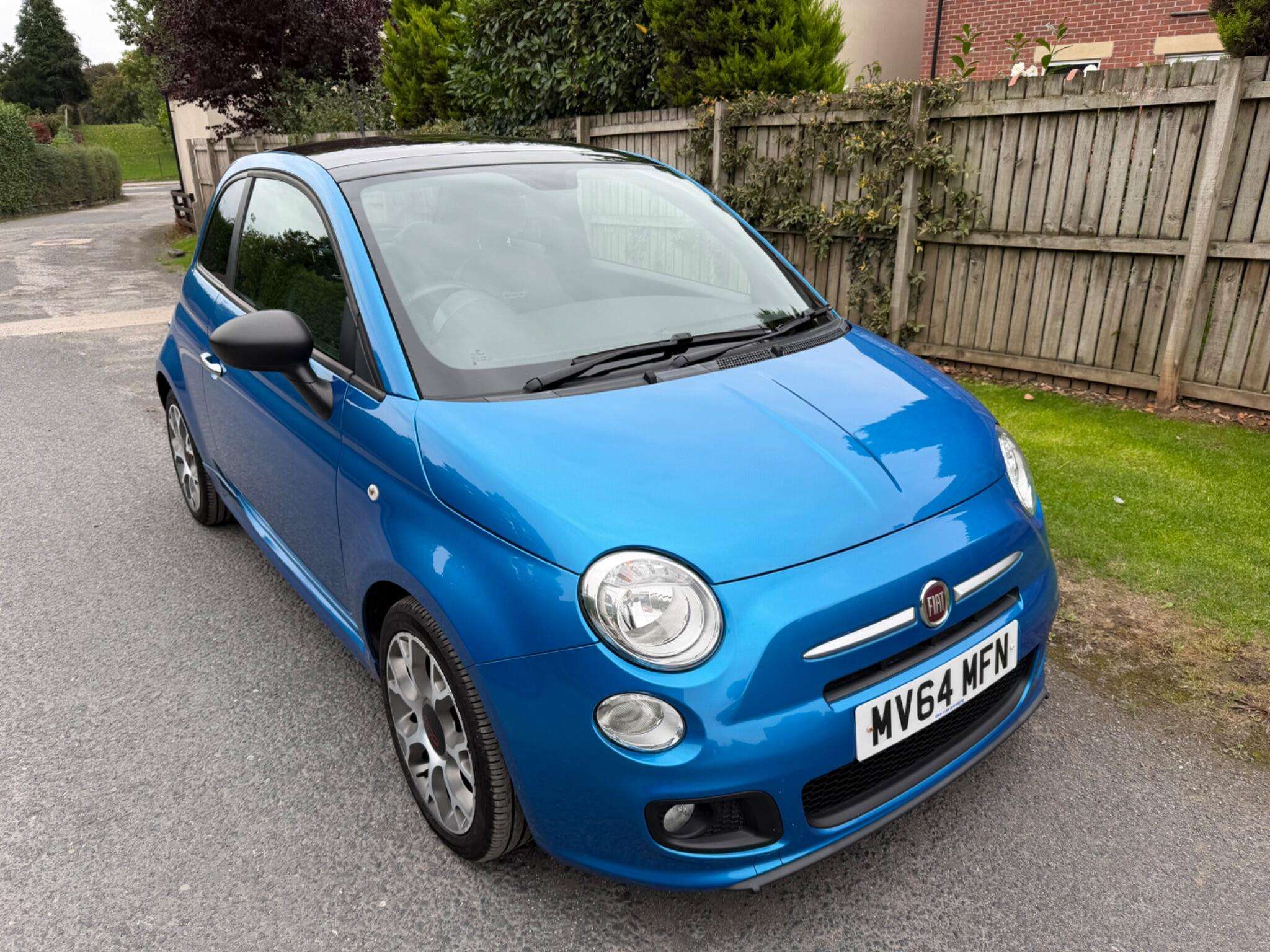 A 2014 FIAT 500 0.9 TwinAir S Euro 6 (s/s) 3dr A 2014 FIAT 500 0.9 TwinAir S Euro 6 (s/s) 3dr