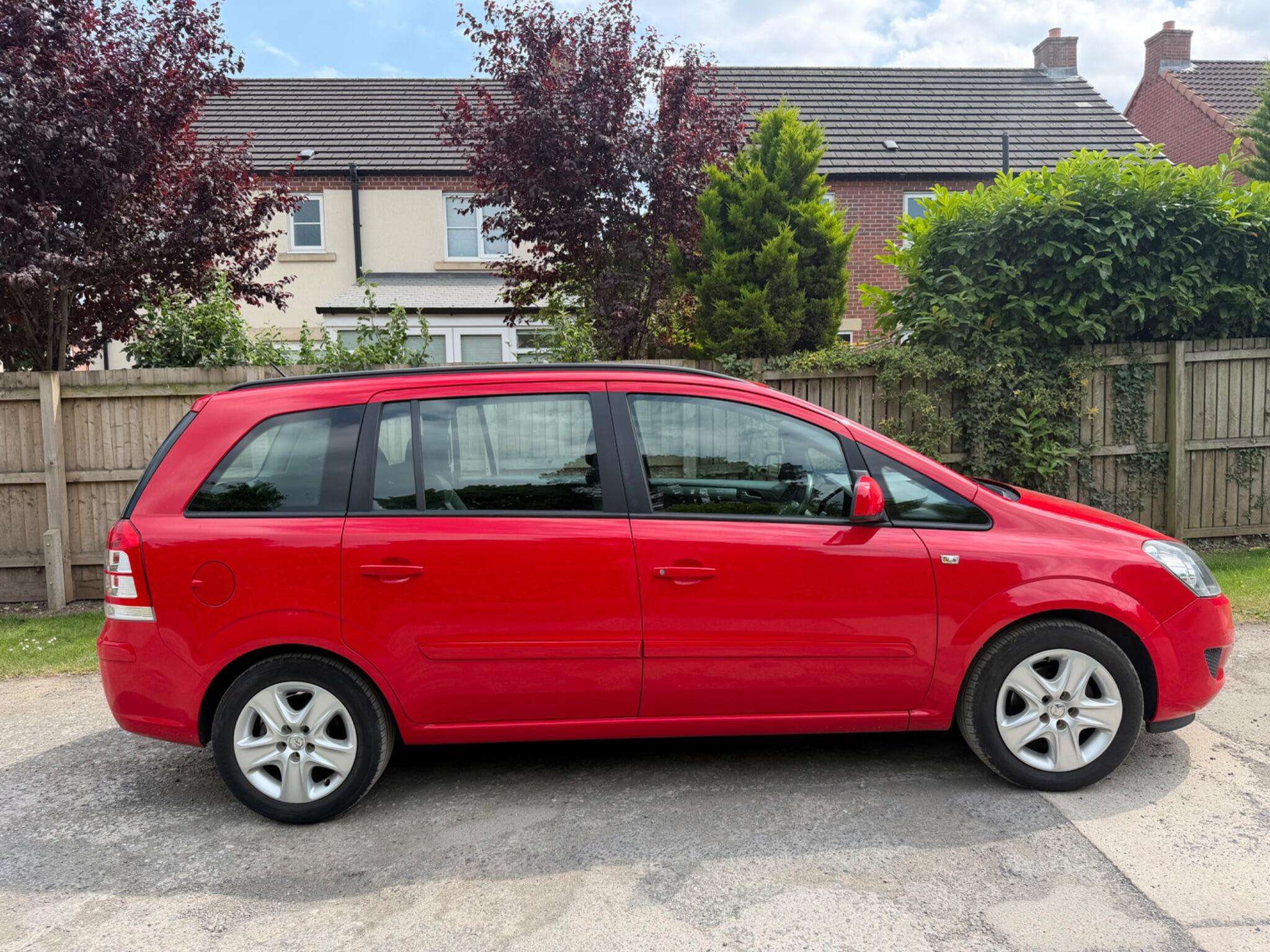 A 2013 VAUXHALL ZAFIRA 1.6 16V Exclusiv Euro 5 5dr A 2013 VAUXHALL ZAFIRA 1.6 16V Exclusiv Euro 5 5dr