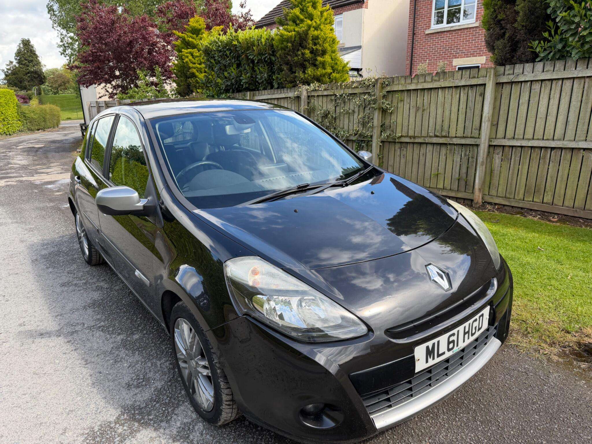 2011 RENAULT CLIO 2011 RENAULT CLIO