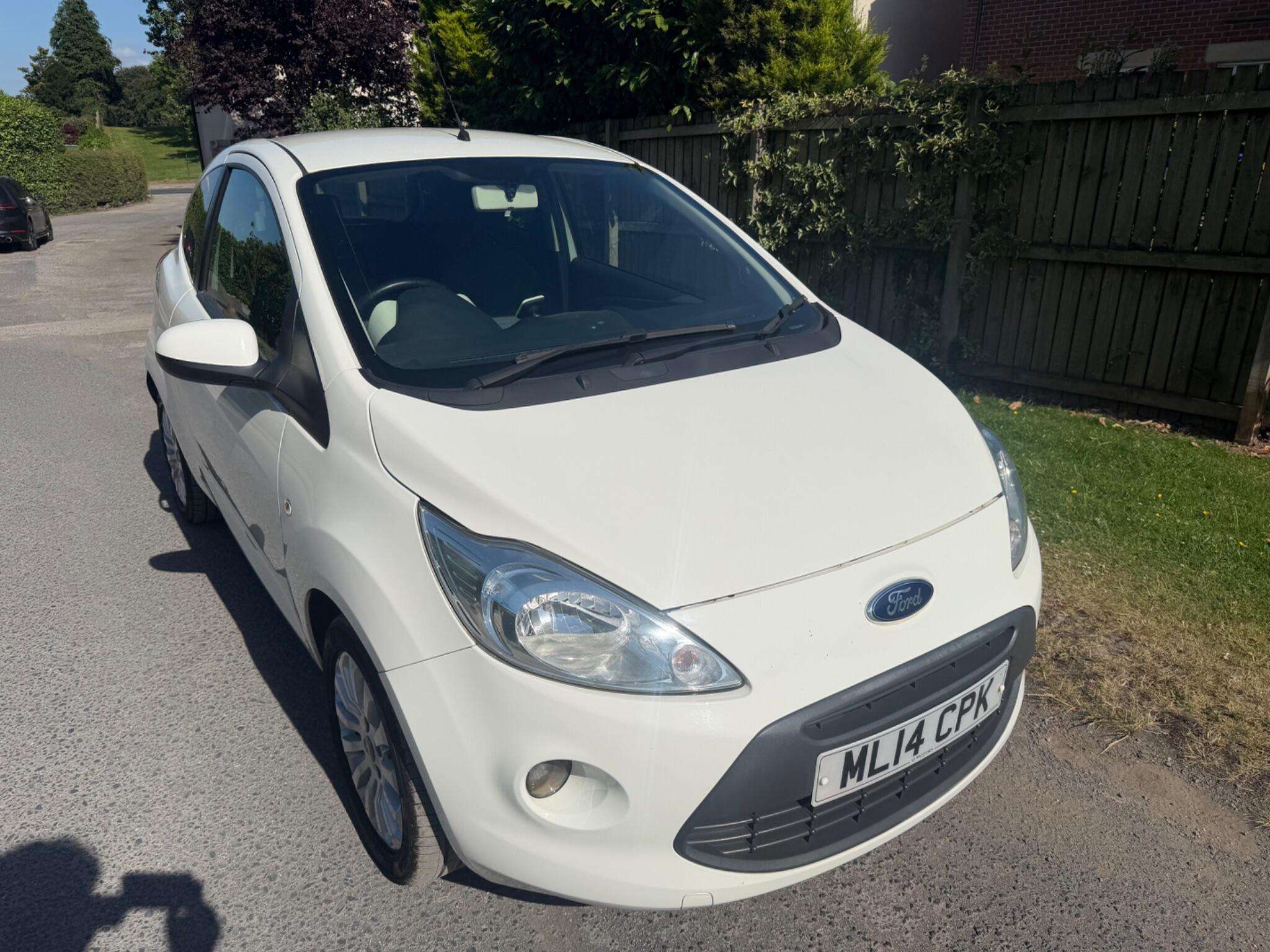 A 2014 FORD KA 1.2 Zetec Euro 6 (s/s) 3dr A 2014 FORD KA 1.2 Zetec Euro 6 (s/s) 3dr