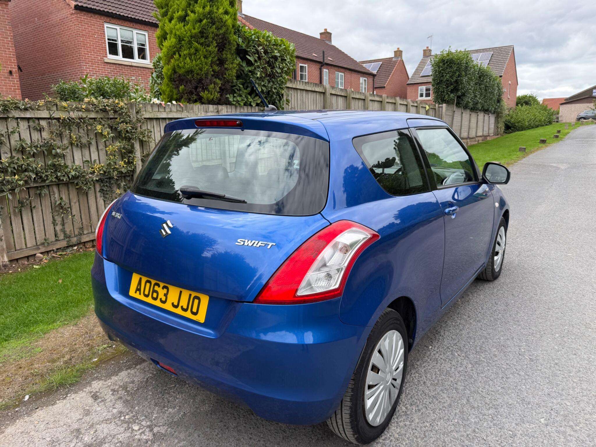 2013 SUZUKI SWIFT 2013 SUZUKI SWIFT