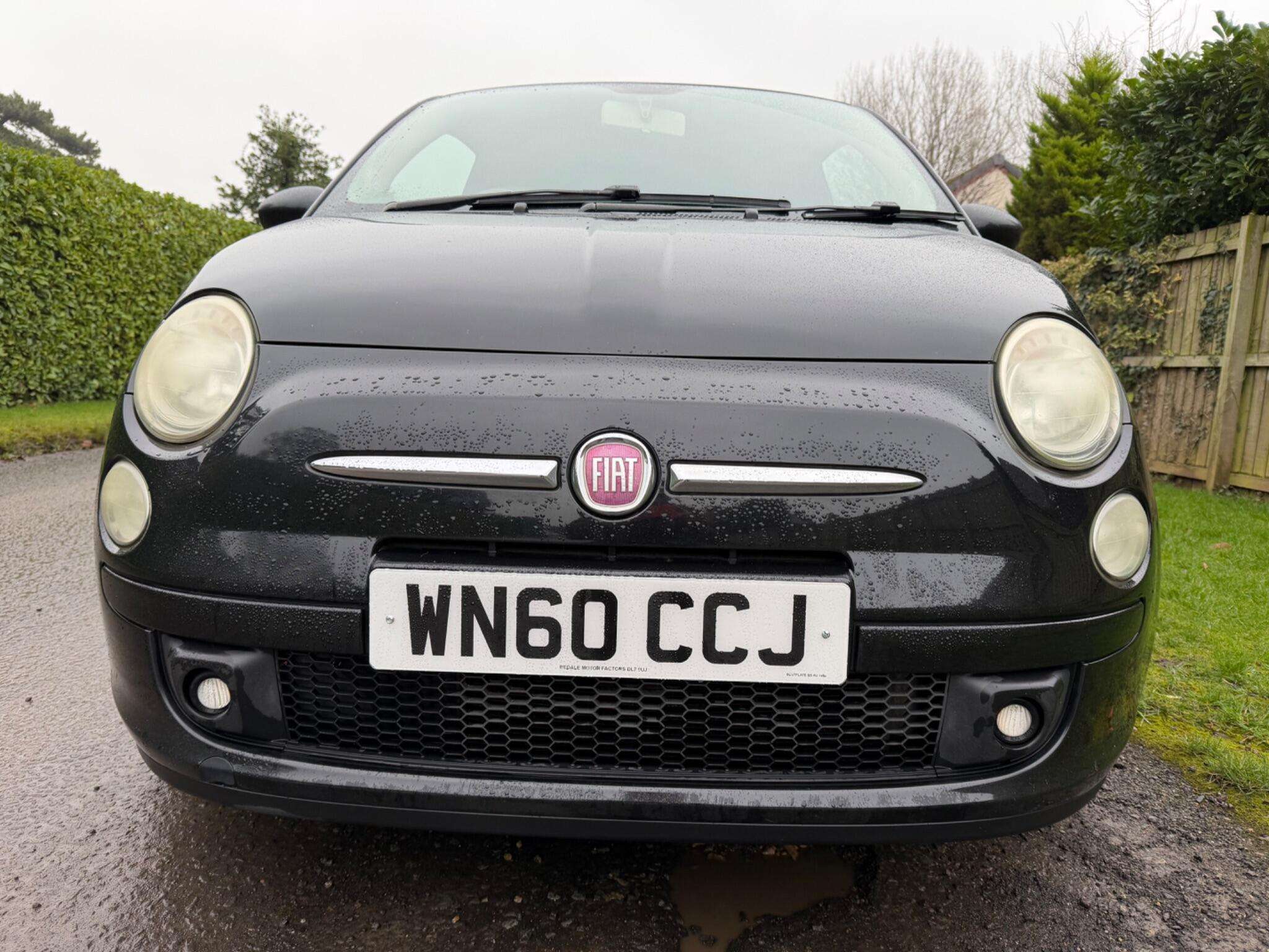 A 2010 FIAT 500 S A 2010 FIAT 500 S