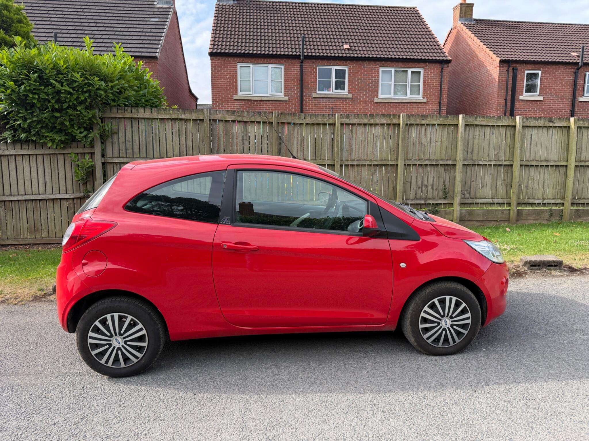 A 2012 FORD KA 1.2 Edge Euro 5 (s/s) 3dr A 2012 FORD KA 1.2 Edge Euro 5 (s/s) 3dr