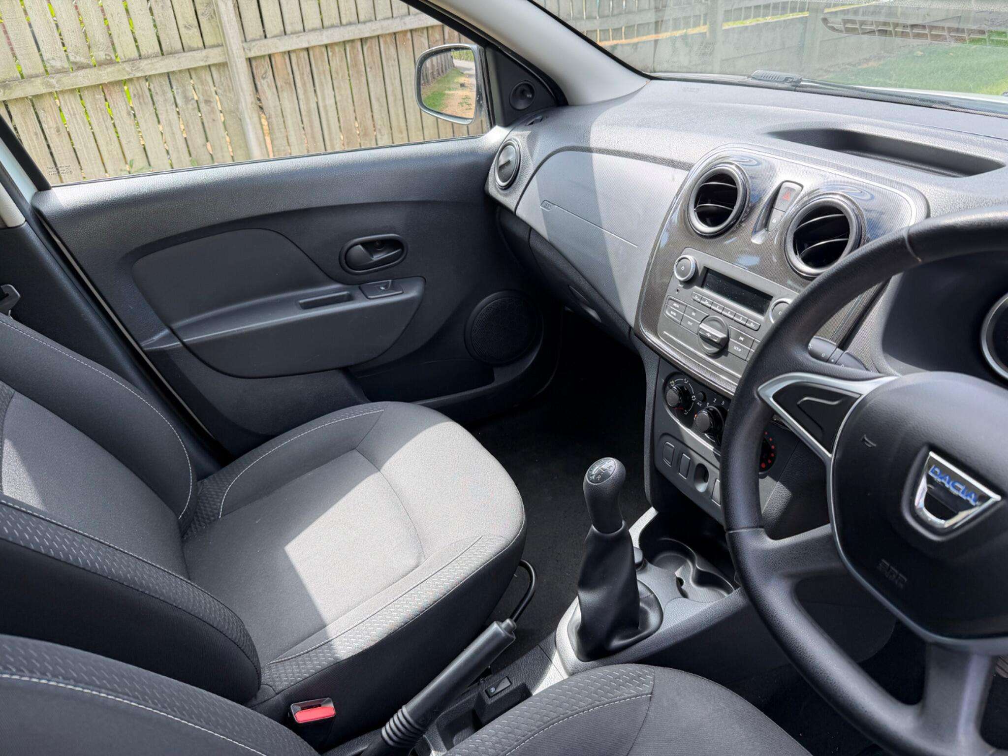 2017 DACIA LOGAN 2017 DACIA LOGAN
