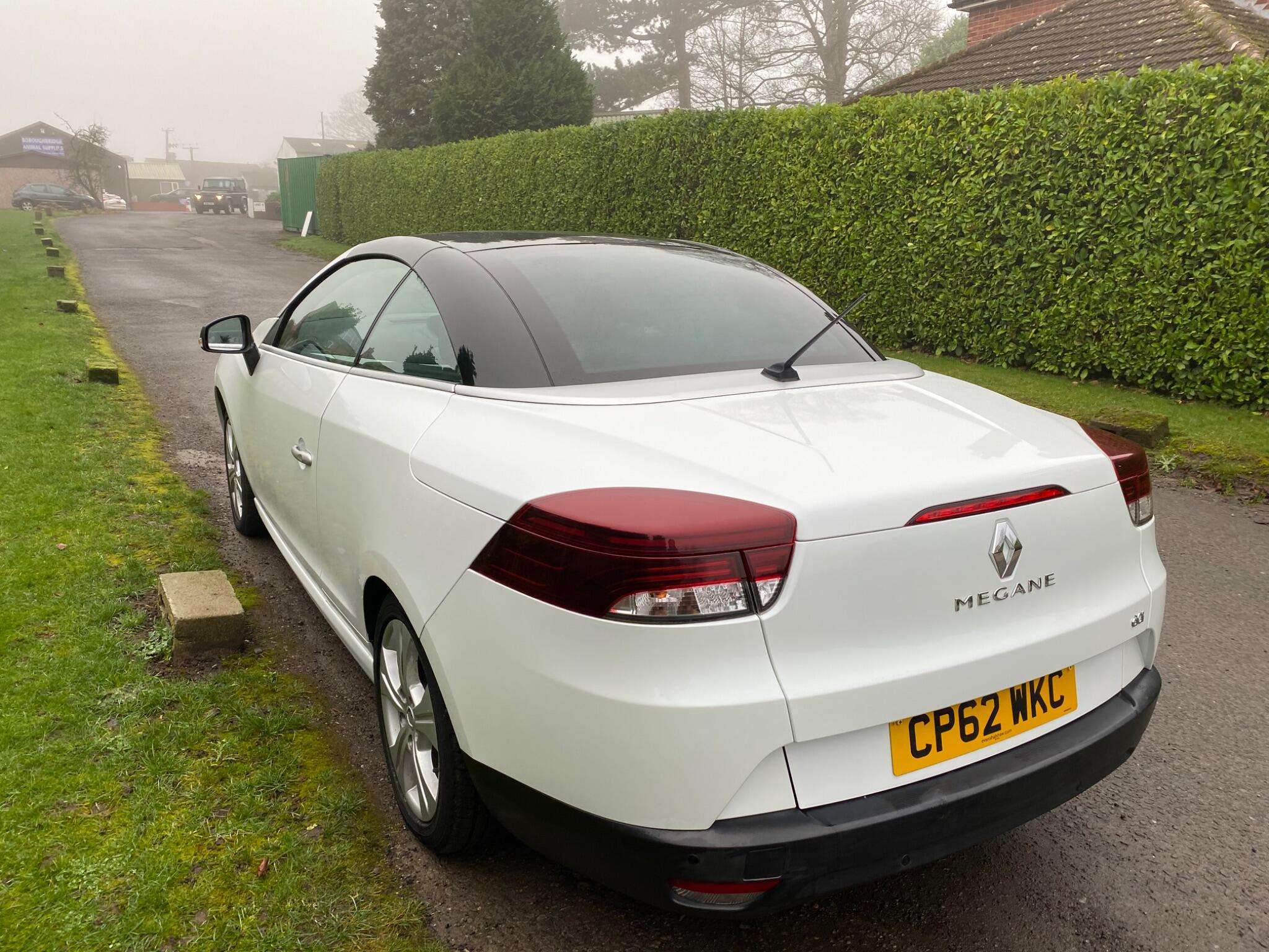 2012 RENAULT MEGANE 2012 RENAULT MEGANE