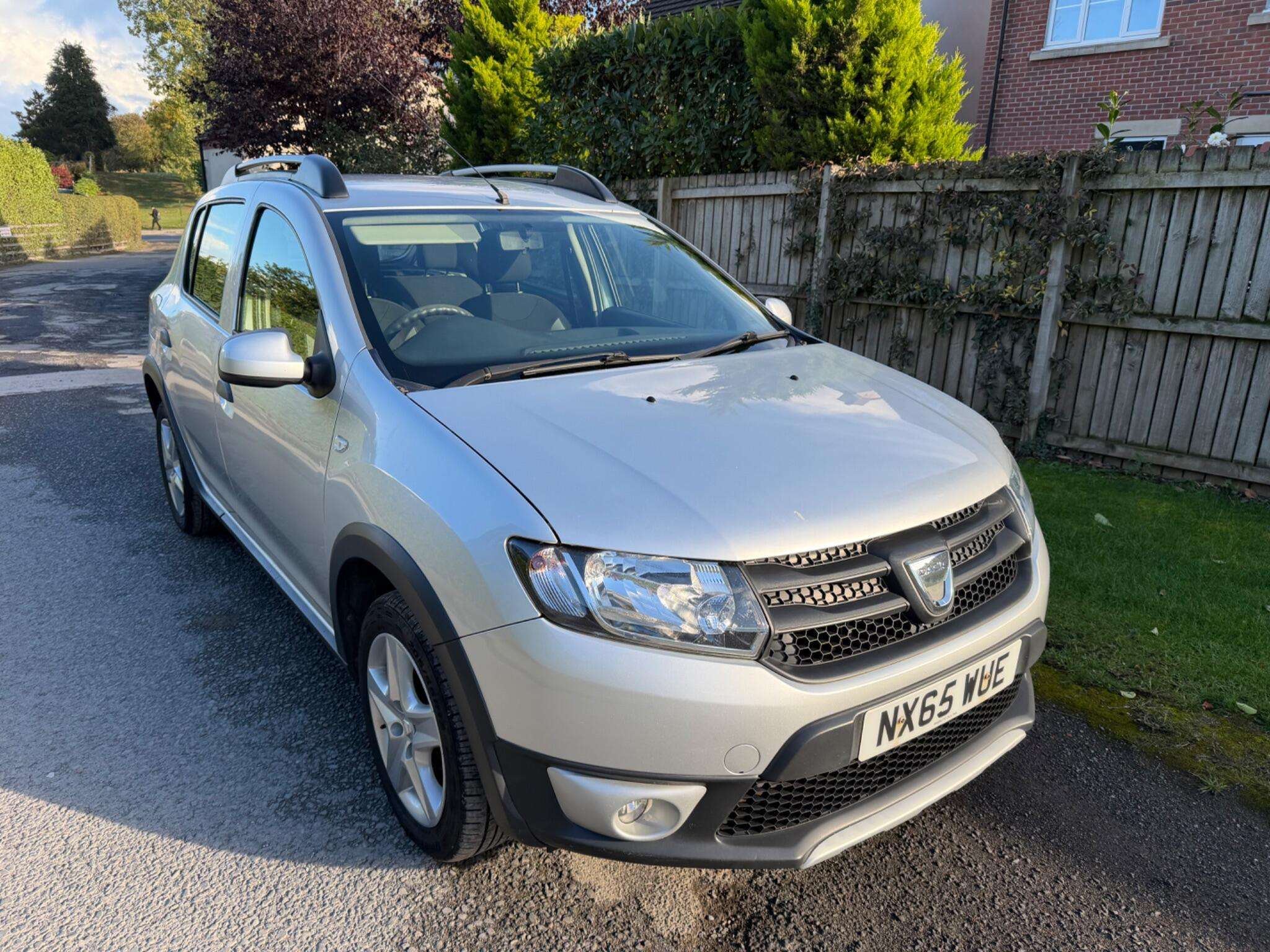 A 2015 DACIA SANDERO STEPWAY 0.9 TCe Ambiance Euro 5 5dr A 2015 DACIA SANDERO STEPWAY 0.9 TCe Ambiance Euro 5 5dr
