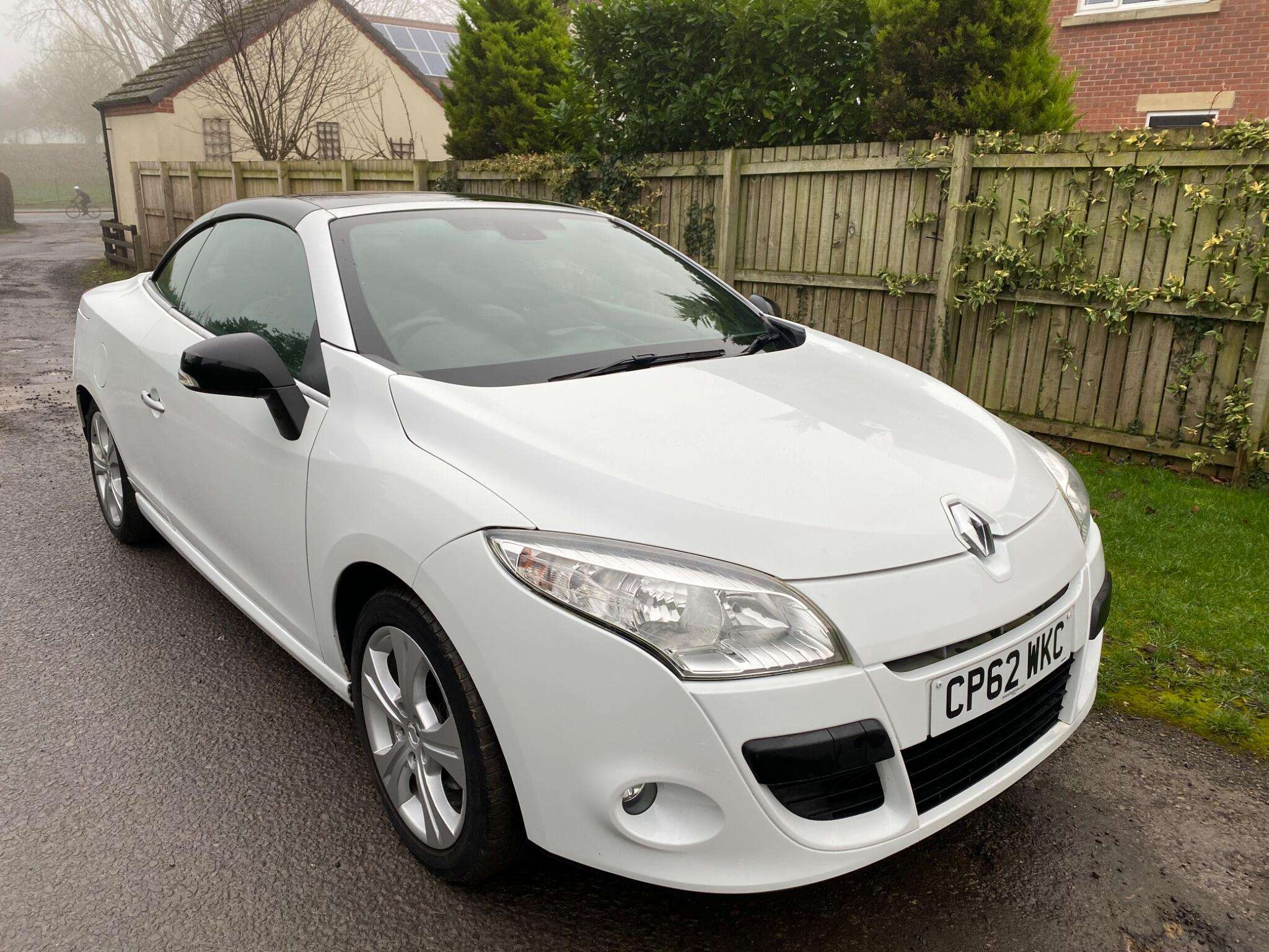 A 2012 RENAULT MEGANE 1.9 dCi Dynamique TomTom Euro 5 2dr A 2012 RENAULT MEGANE 1.9 dCi Dynamique TomTom Euro 5 2dr