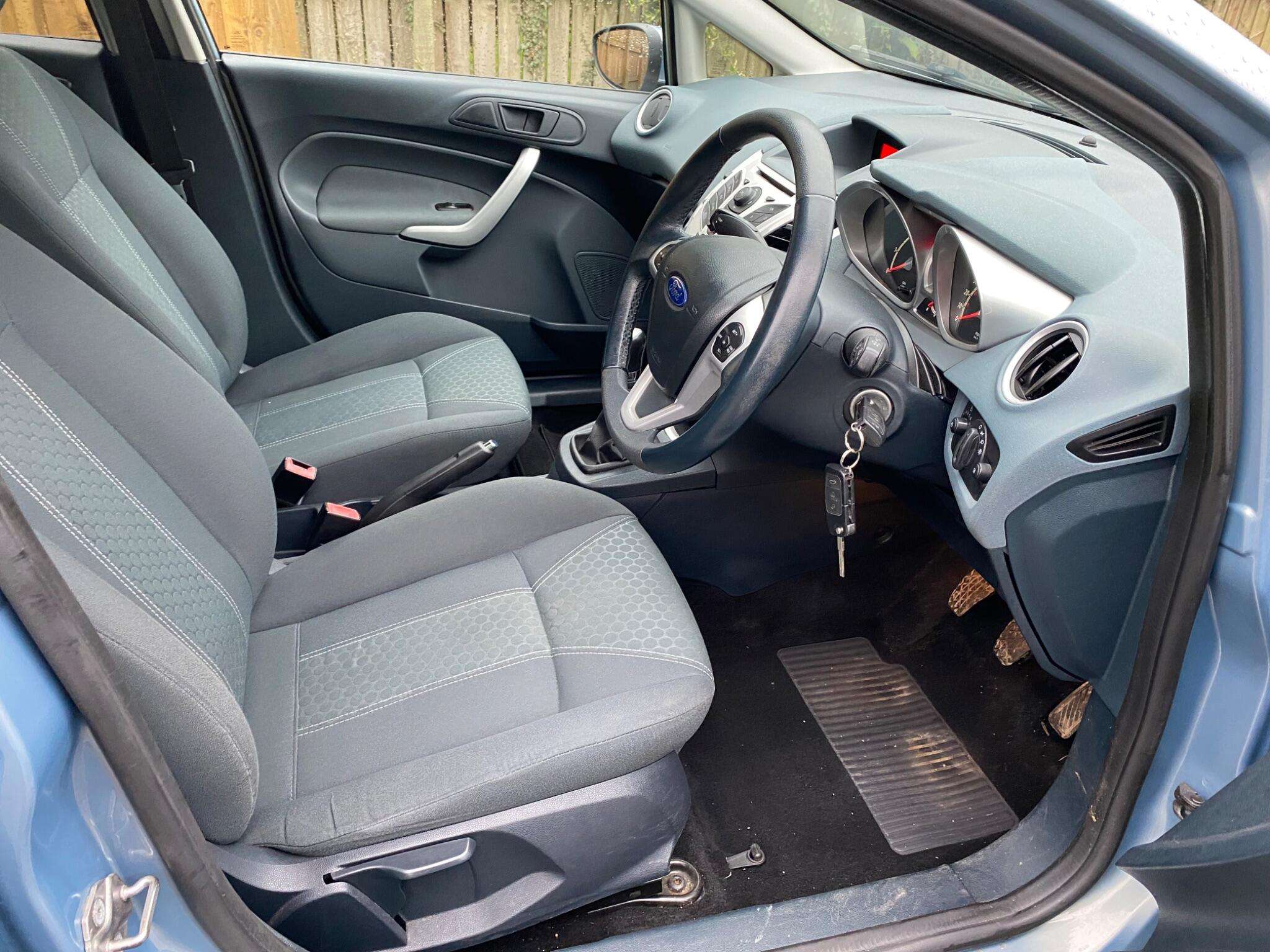 2010 FORD FIESTA 2010 FORD FIESTA