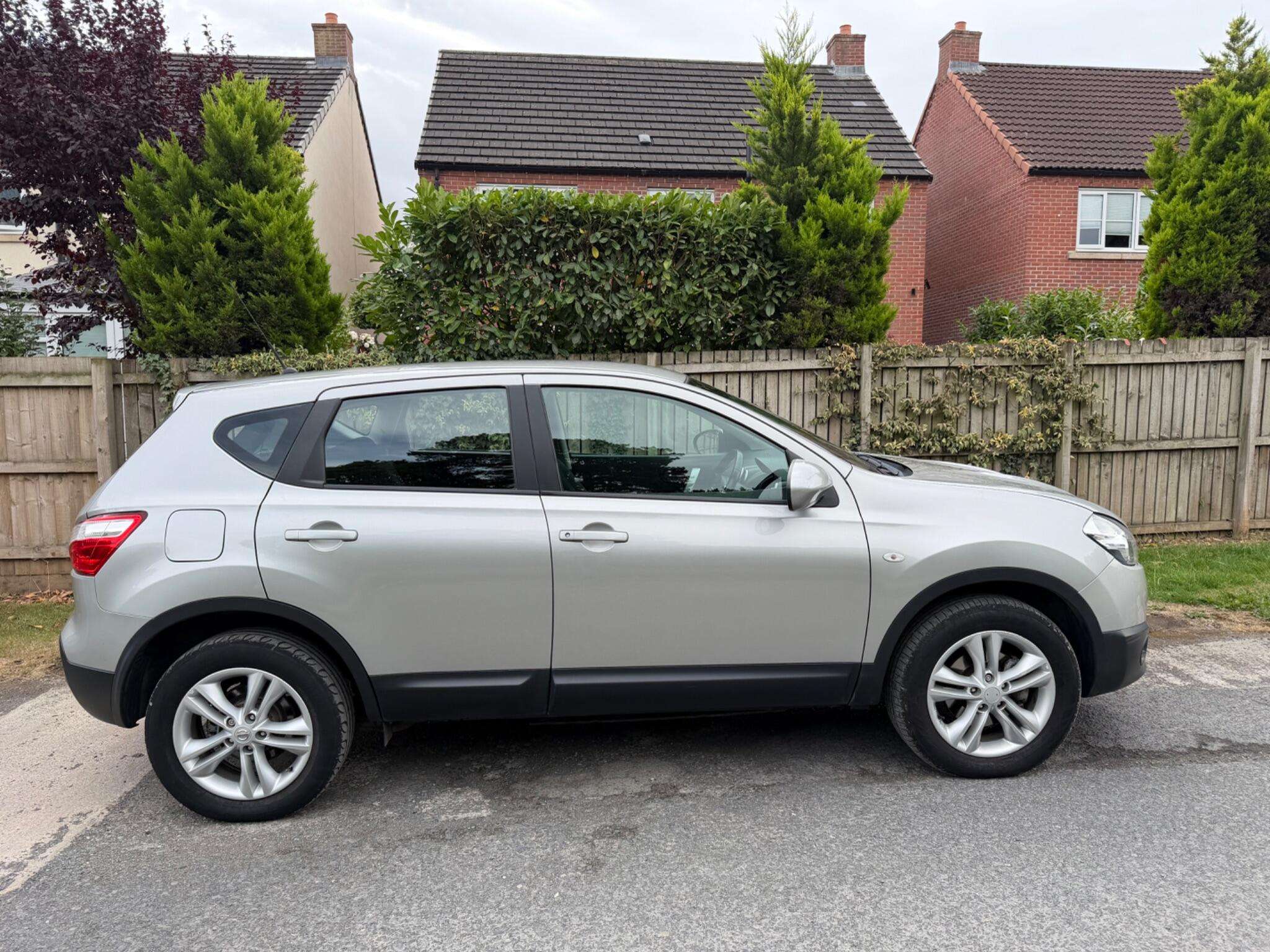 A 2013 NISSAN QASHQAI 1.5 dCi Acenta 2WD Euro 5 5dr A 2013 NISSAN QASHQAI 1.5 dCi Acenta 2WD Euro 5 5dr