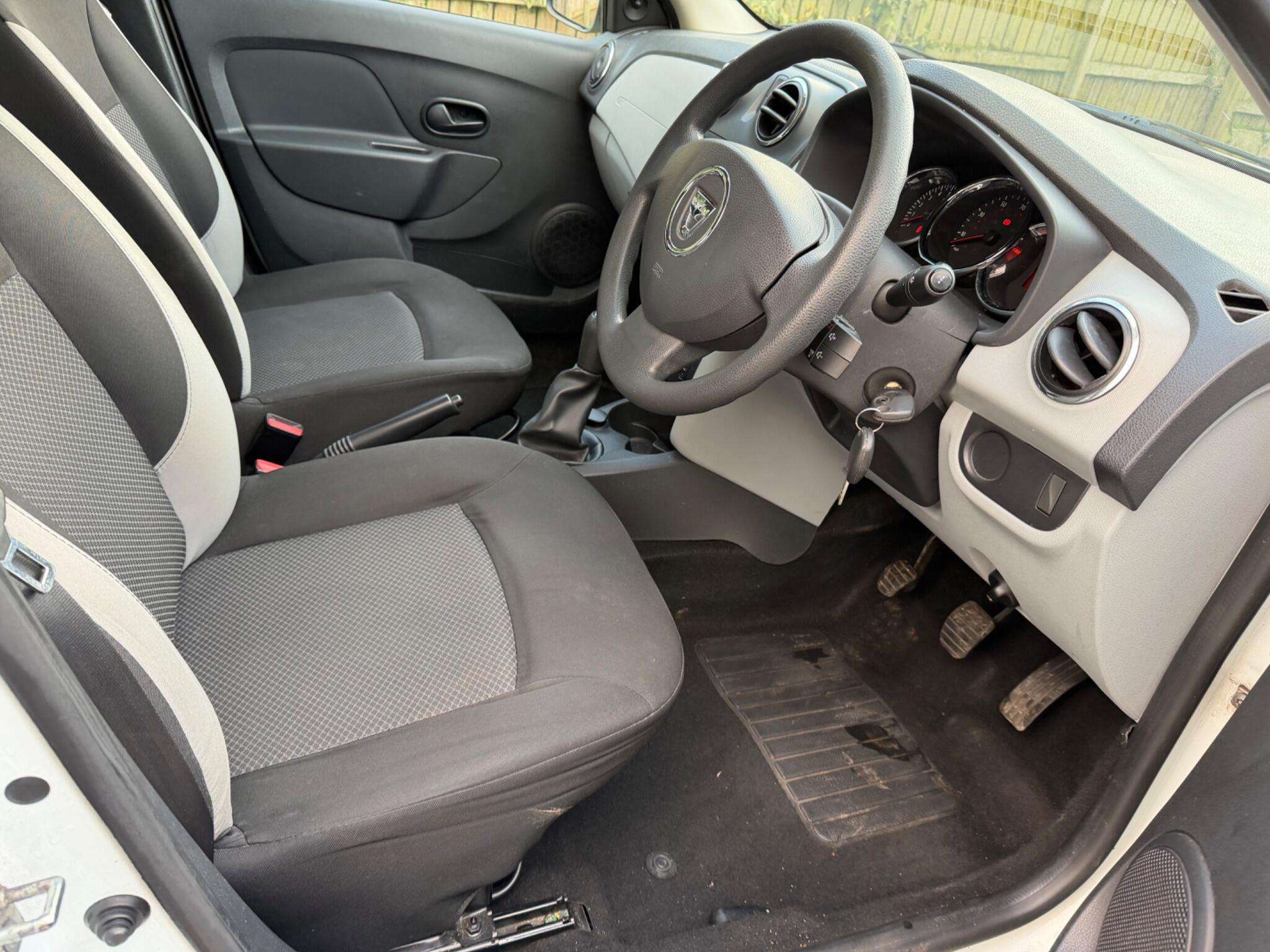 2013 DACIA SANDERO 2013 DACIA SANDERO