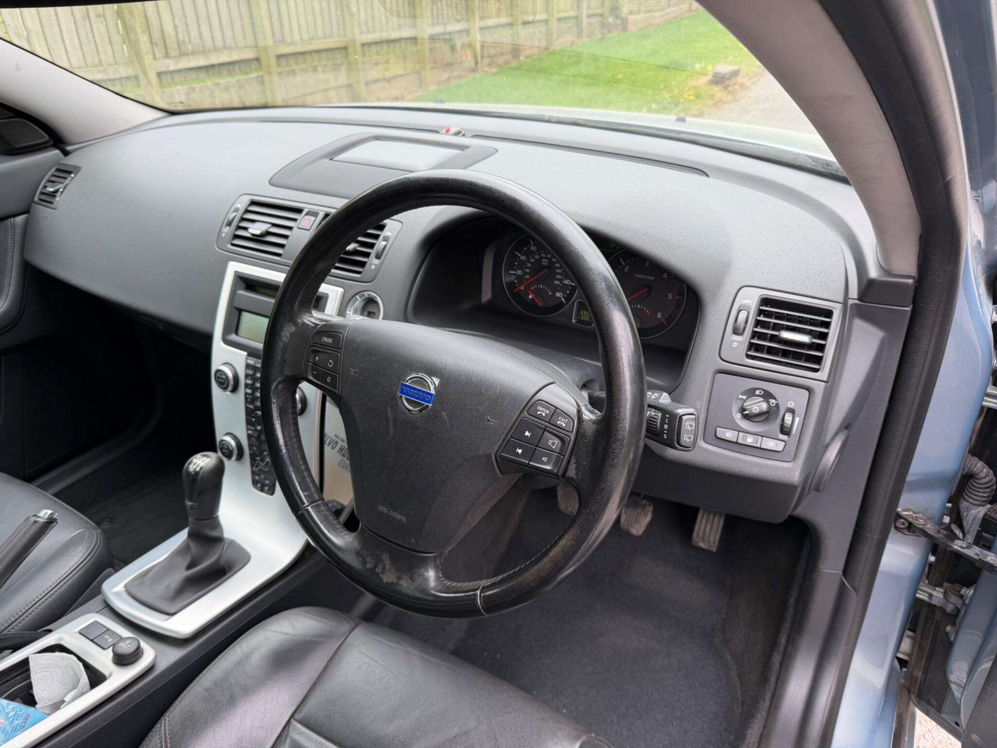 2011 VOLVO V50 2011 VOLVO V50
