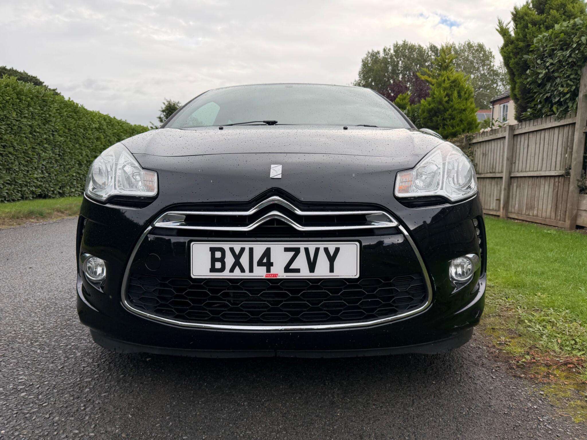 A 2014 CITROEN DS3 1.6 e-HDi Airdream DStyle Euro 5 (s/s) 3dr A 2014 CITROEN DS3 1.6 e-HDi Airdream DStyle Euro 5 (s/s) 3dr