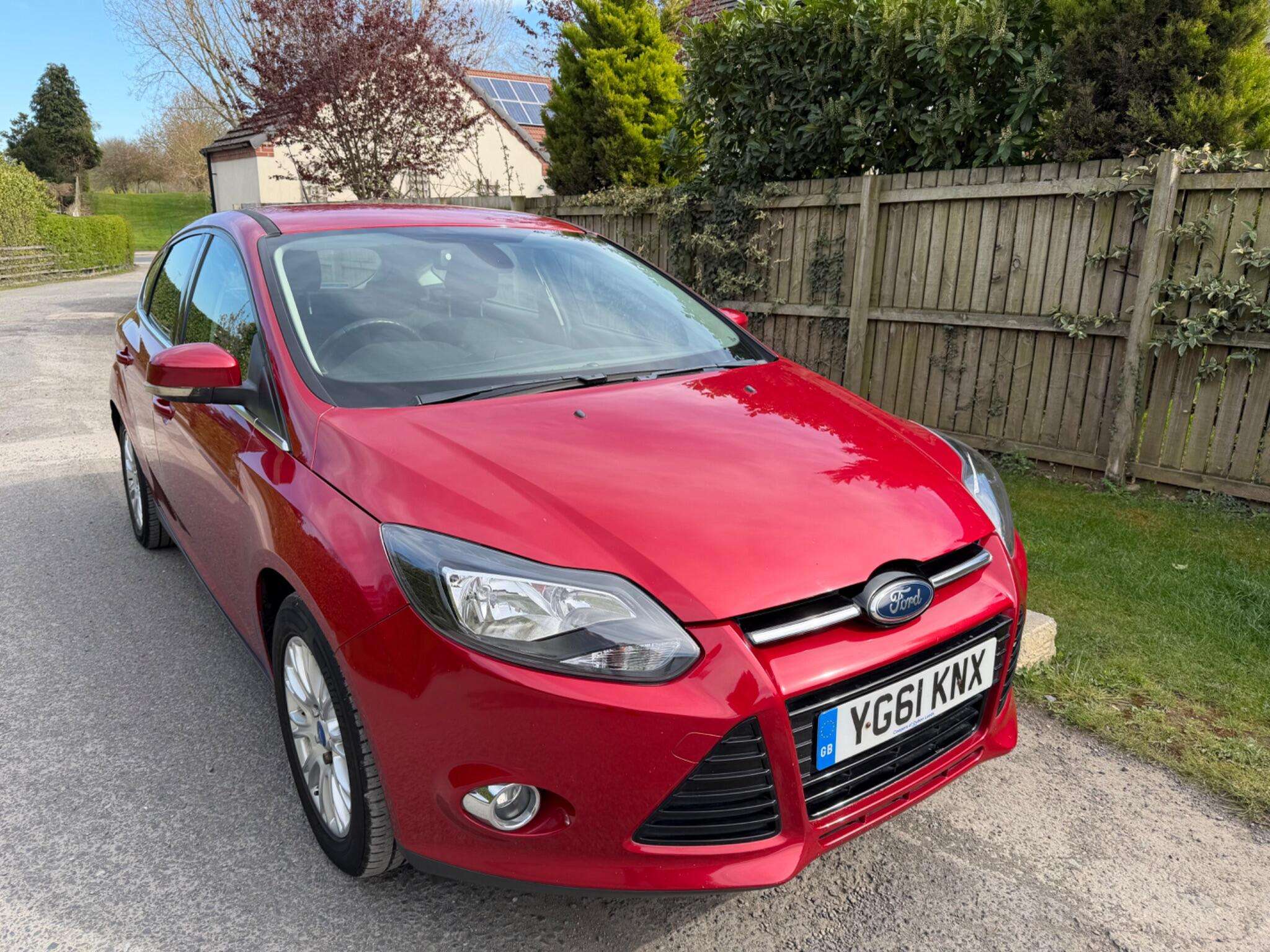 A 2011 FORD FOCUS 1.6 Titanium Euro 5 5dr A 2011 FORD FOCUS 1.6 Titanium Euro 5 5dr