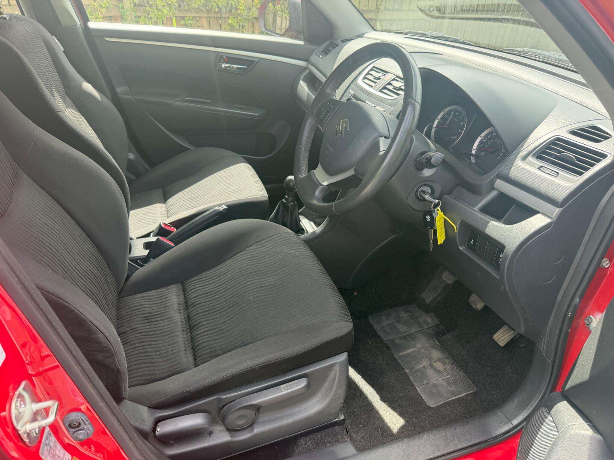 2012 SUZUKI SWIFT 2012 SUZUKI SWIFT