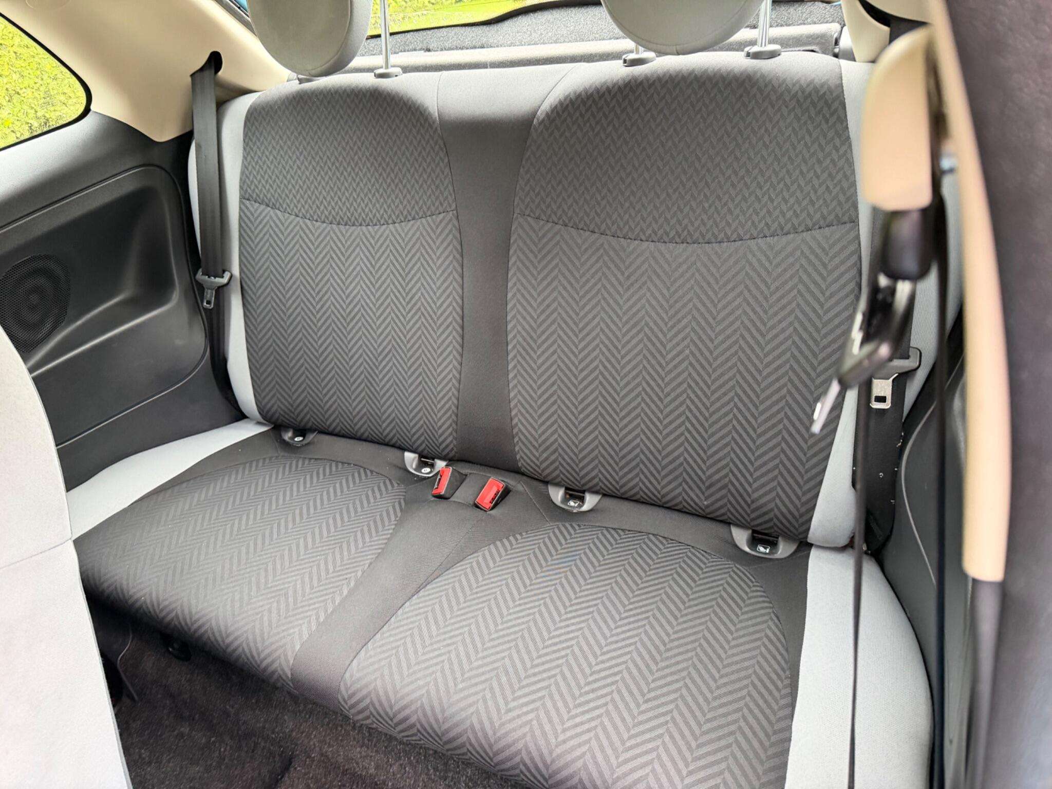 2017 FIAT 500 2017 FIAT 500