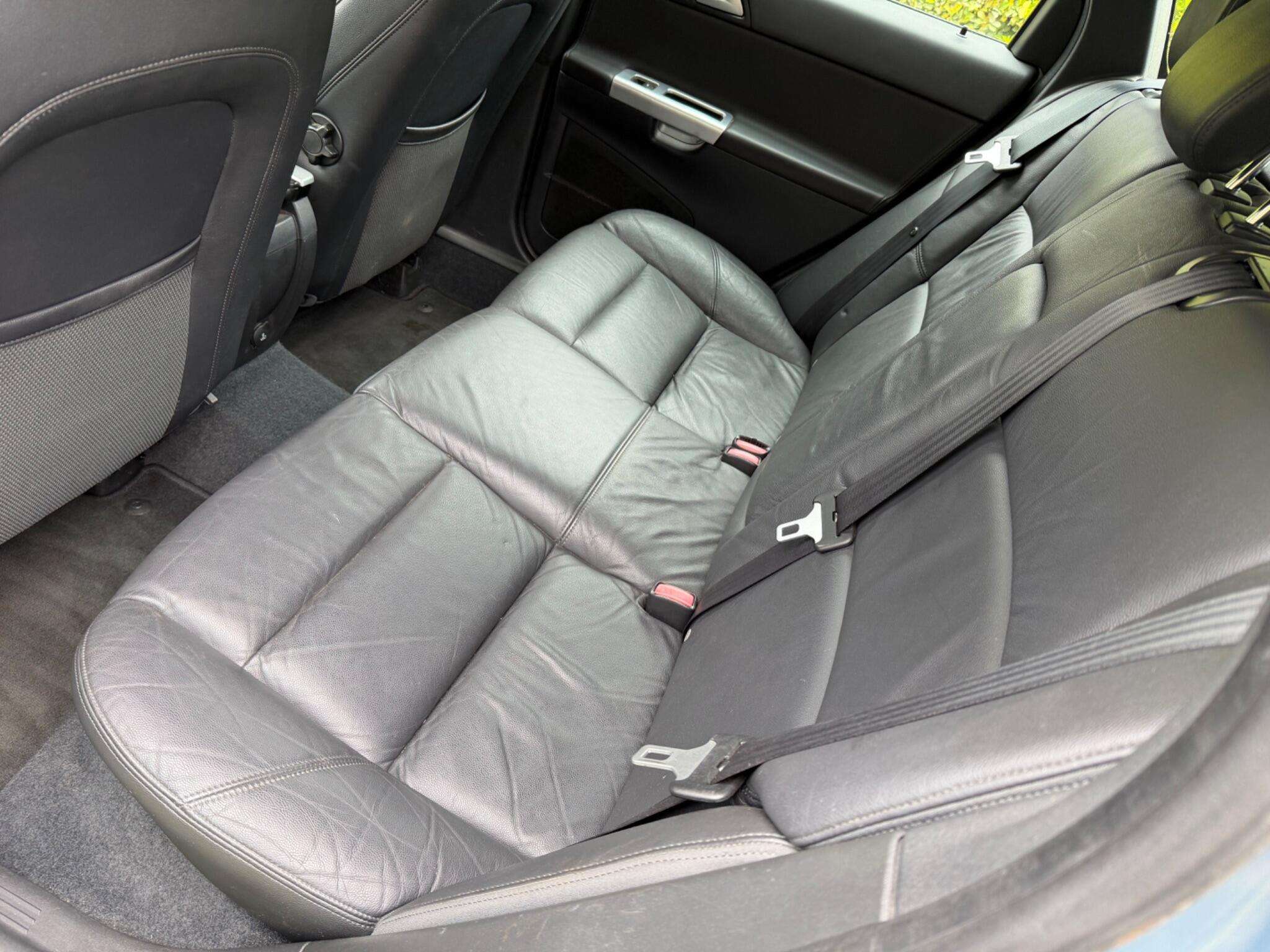2011 VOLVO V50 2011 VOLVO V50