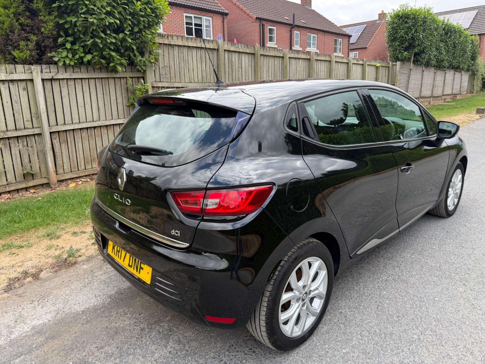 2017 RENAULT CLIO 2017 RENAULT CLIO