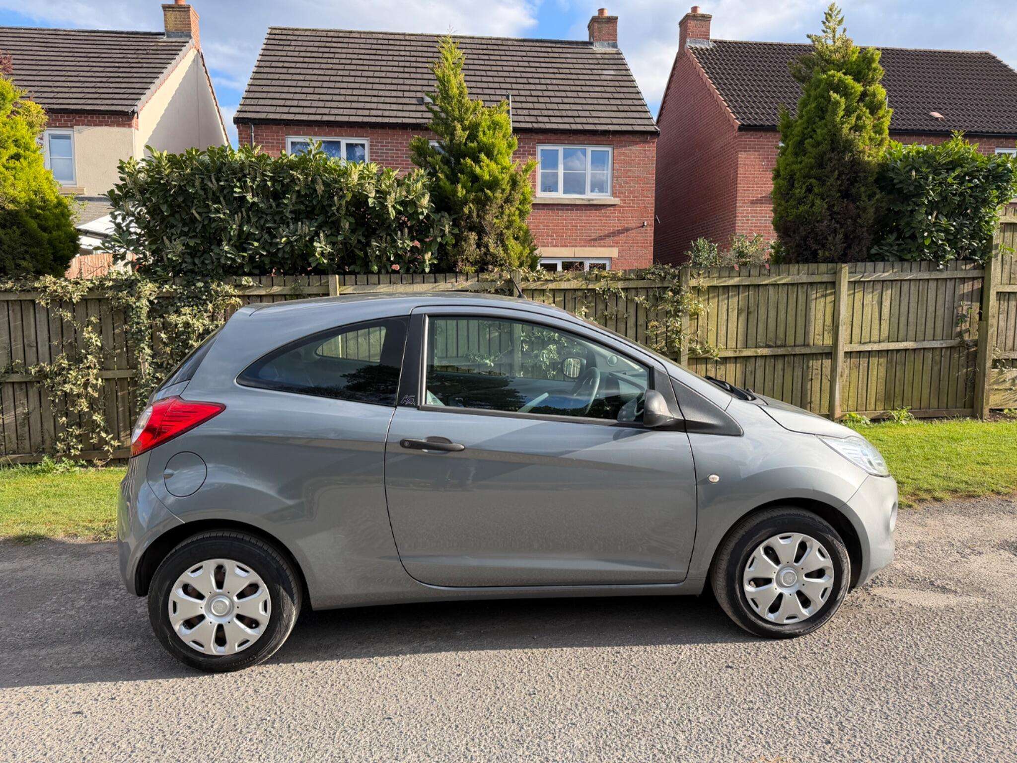 A 2013 FORD KA 1.2 Studio Euro 5 3dr A 2013 FORD KA 1.2 Studio Euro 5 3dr