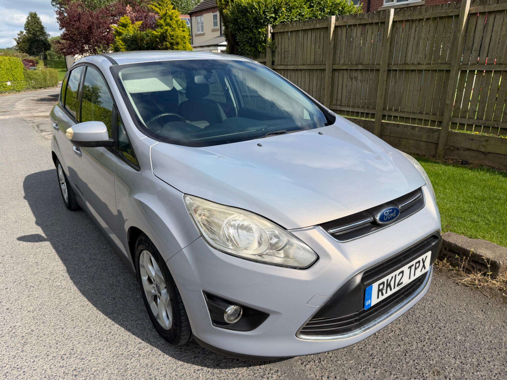 A 2012 FORD C-MAX 1.6 TDCi Zetec Euro 5 5dr A 2012 FORD C-MAX 1.6 TDCi Zetec Euro 5 5dr
