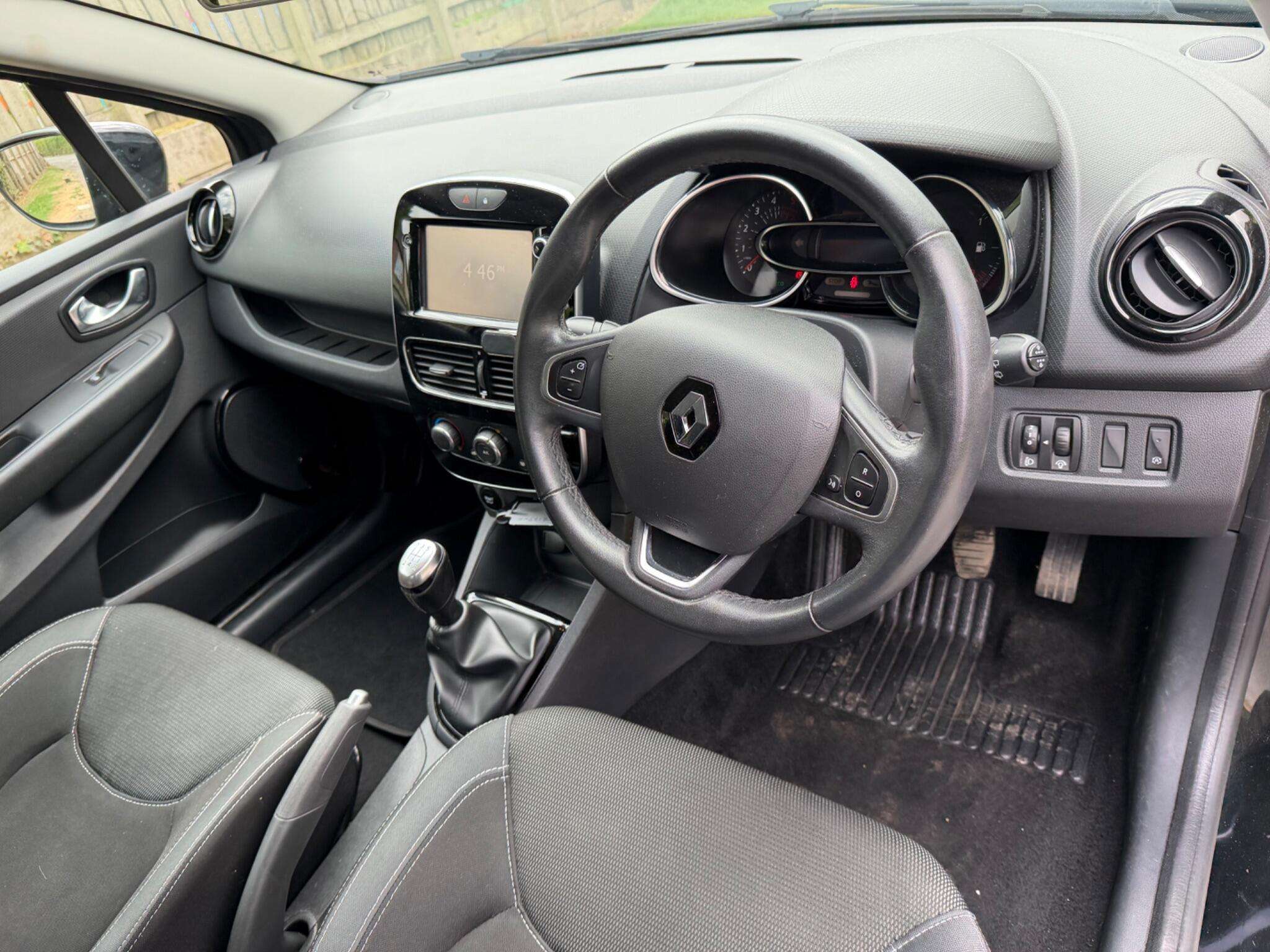 2017 RENAULT CLIO 2017 RENAULT CLIO