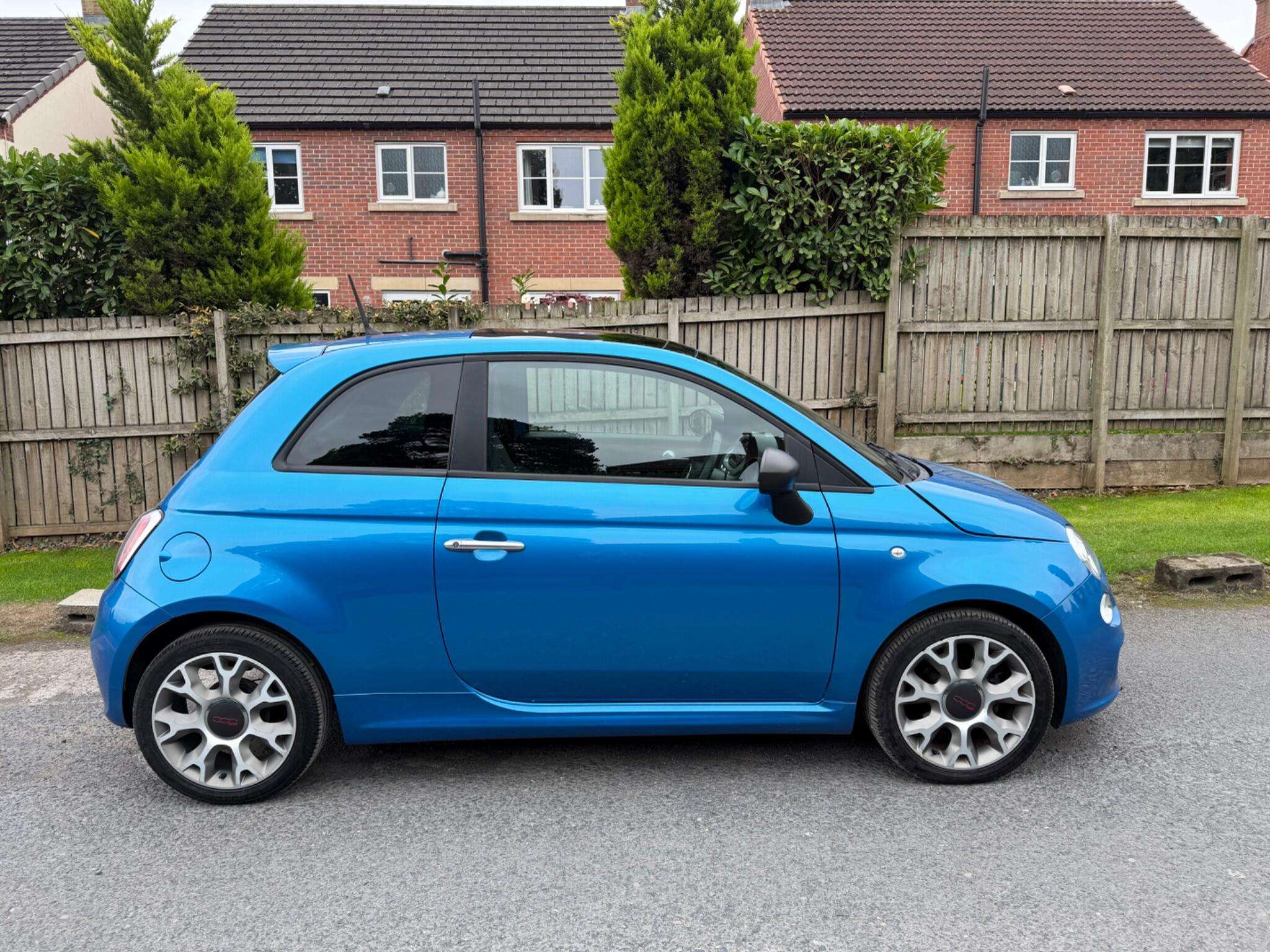 A 2014 FIAT 500 0.9 TwinAir S Euro 6 (s/s) 3dr A 2014 FIAT 500 0.9 TwinAir S Euro 6 (s/s) 3dr