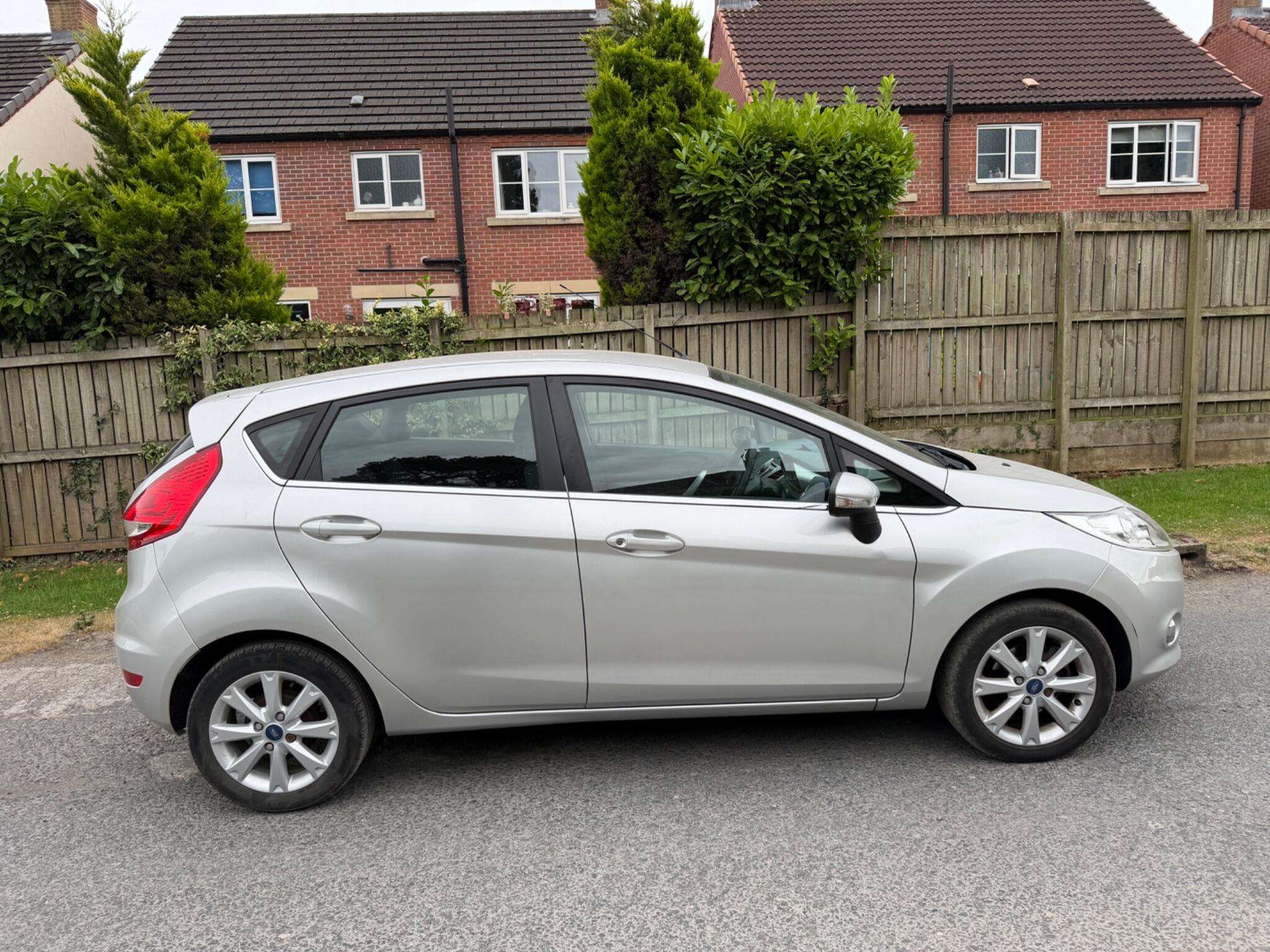 A 2011 FORD FIESTA 1.4 Zetec 5dr A 2011 FORD FIESTA 1.4 Zetec 5dr