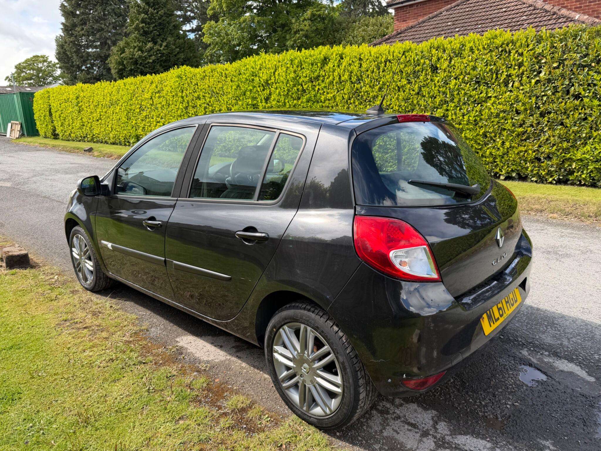 2011 RENAULT CLIO 2011 RENAULT CLIO